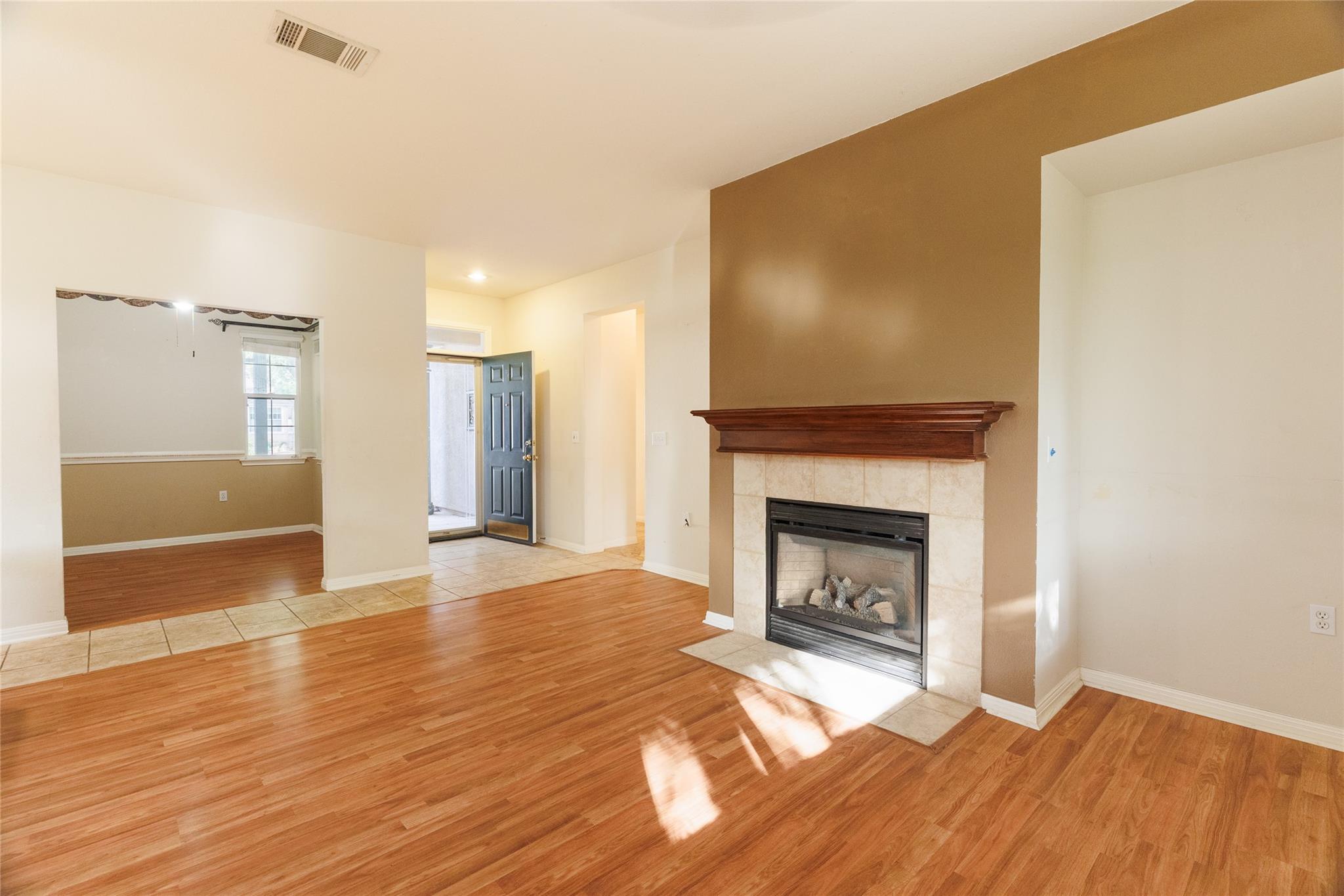 225 Red Poppy Trl Property Photo 7