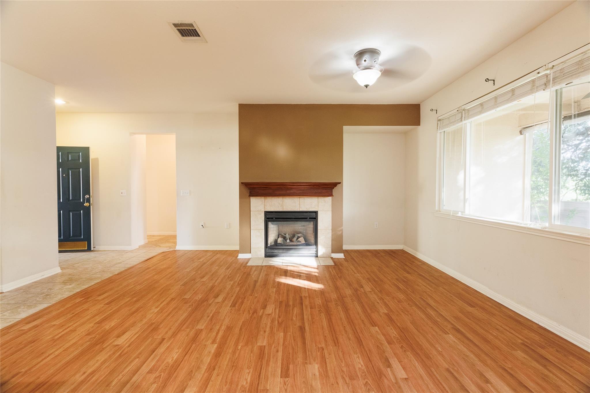 225 Red Poppy Trl Property Photo 8