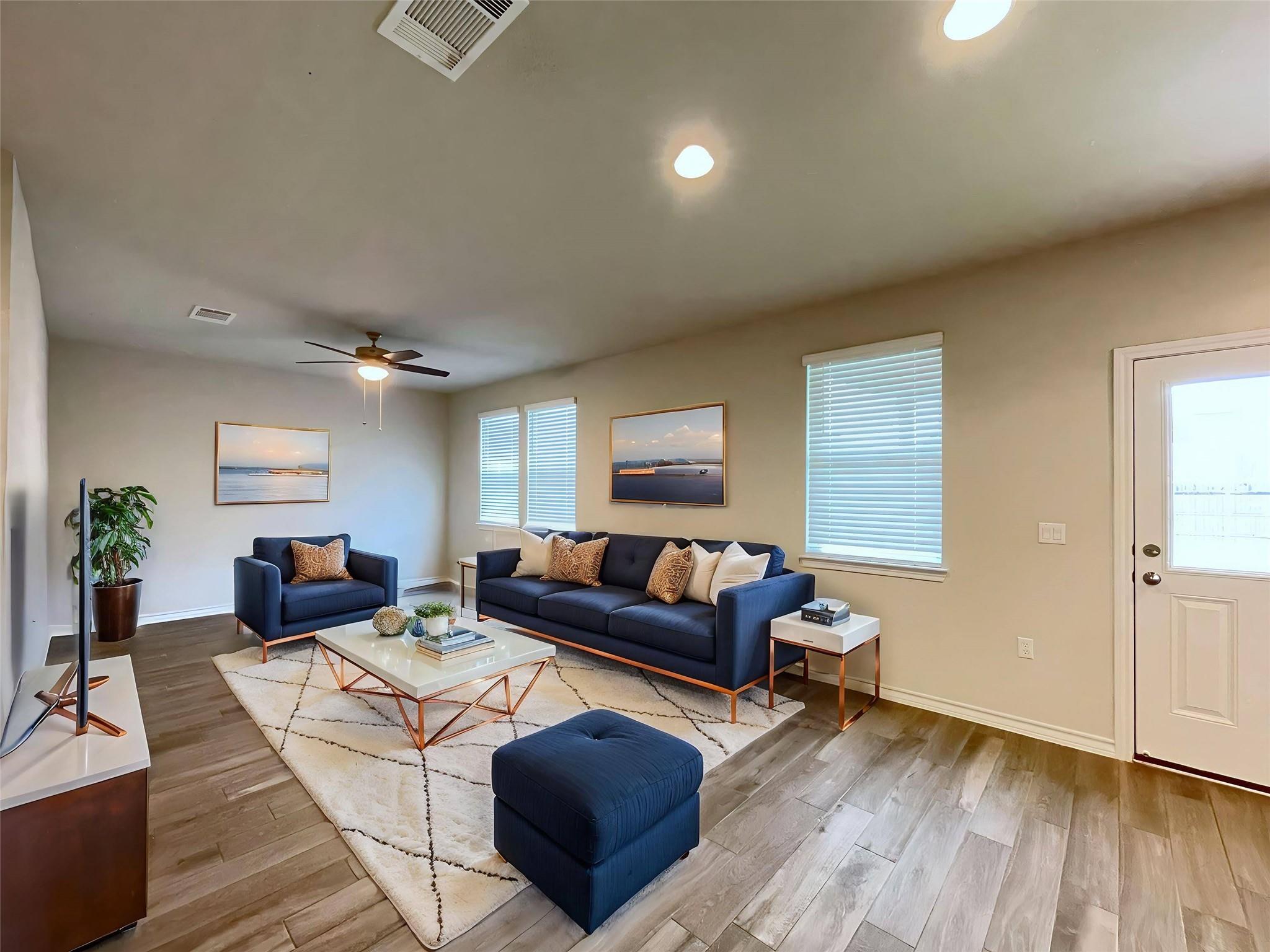 1602 Jacey Way Property Photo 3