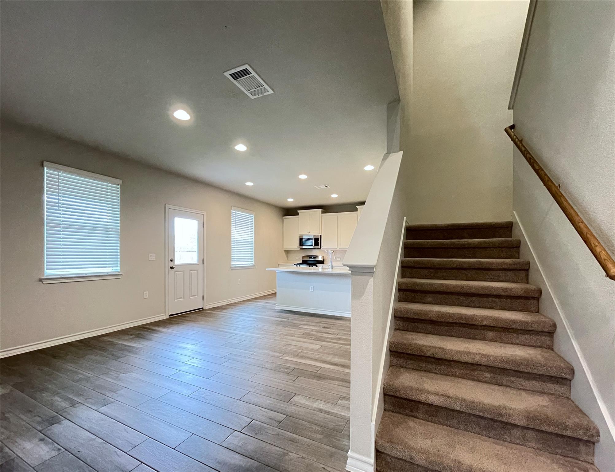 1602 Jacey Way Property Photo 12