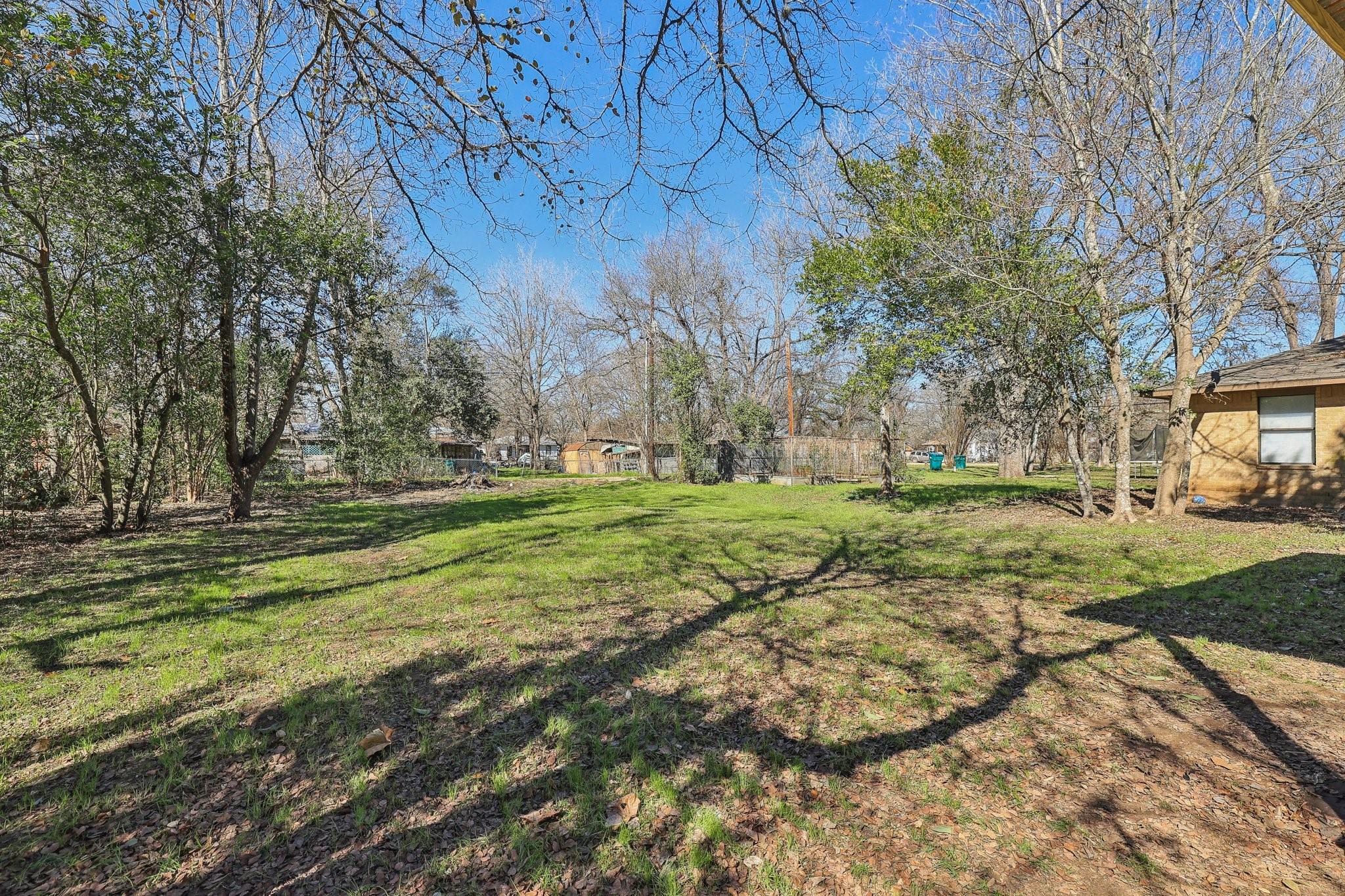 304 Harris St Property Photo 23