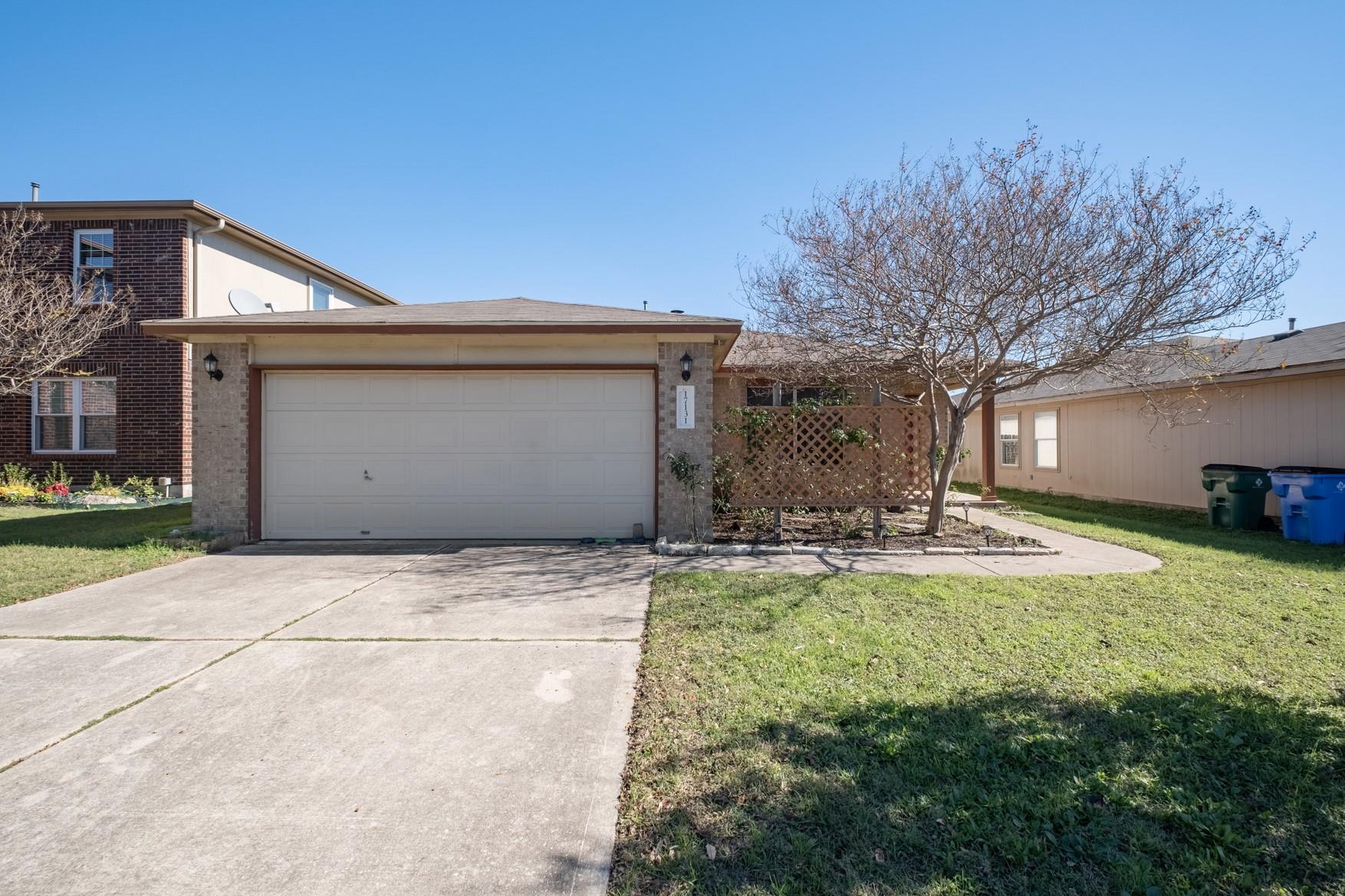 17131 Dashwood Creek Dr Property Photo 1
