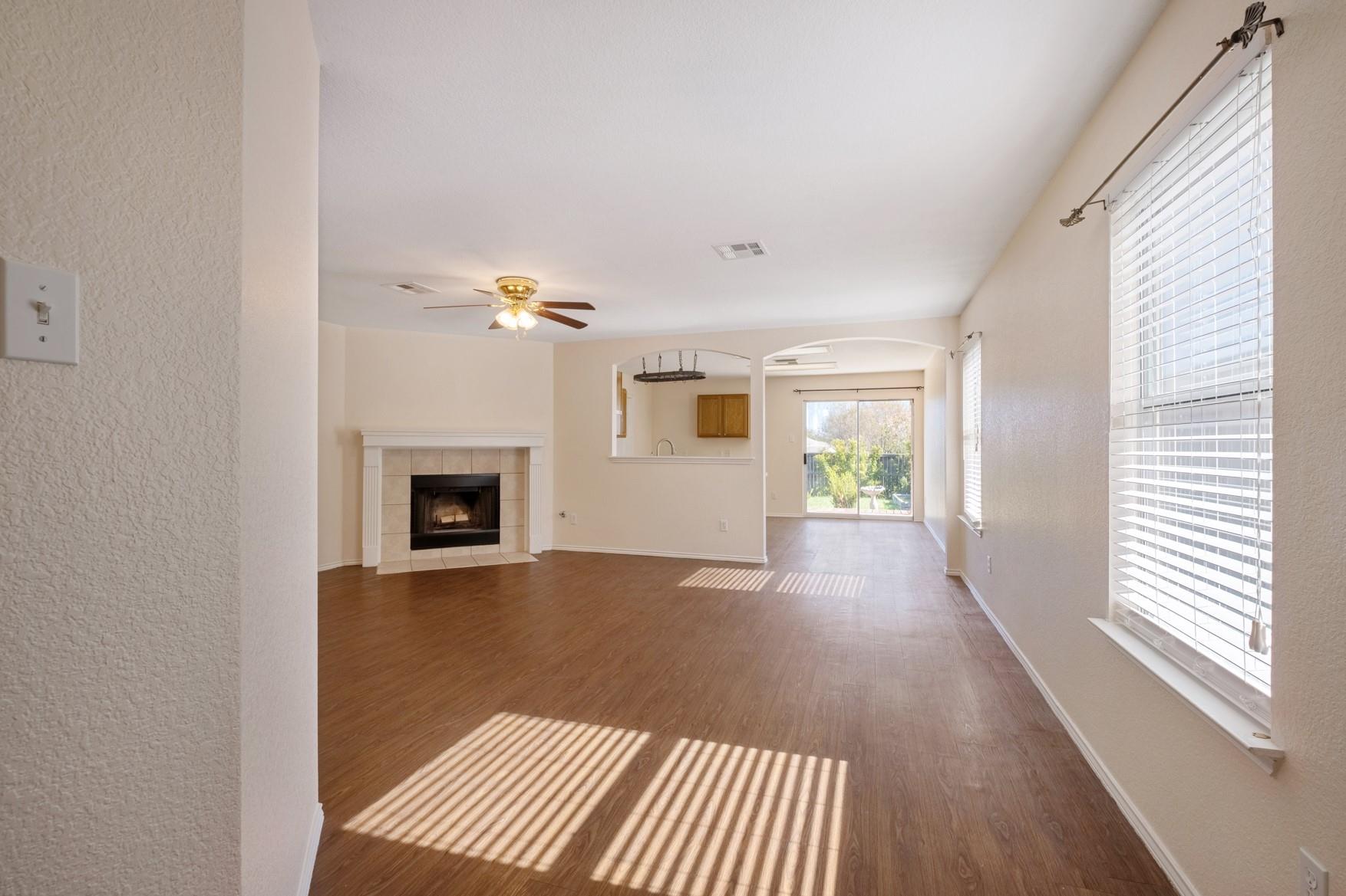 17131 Dashwood Creek Dr Property Photo 4