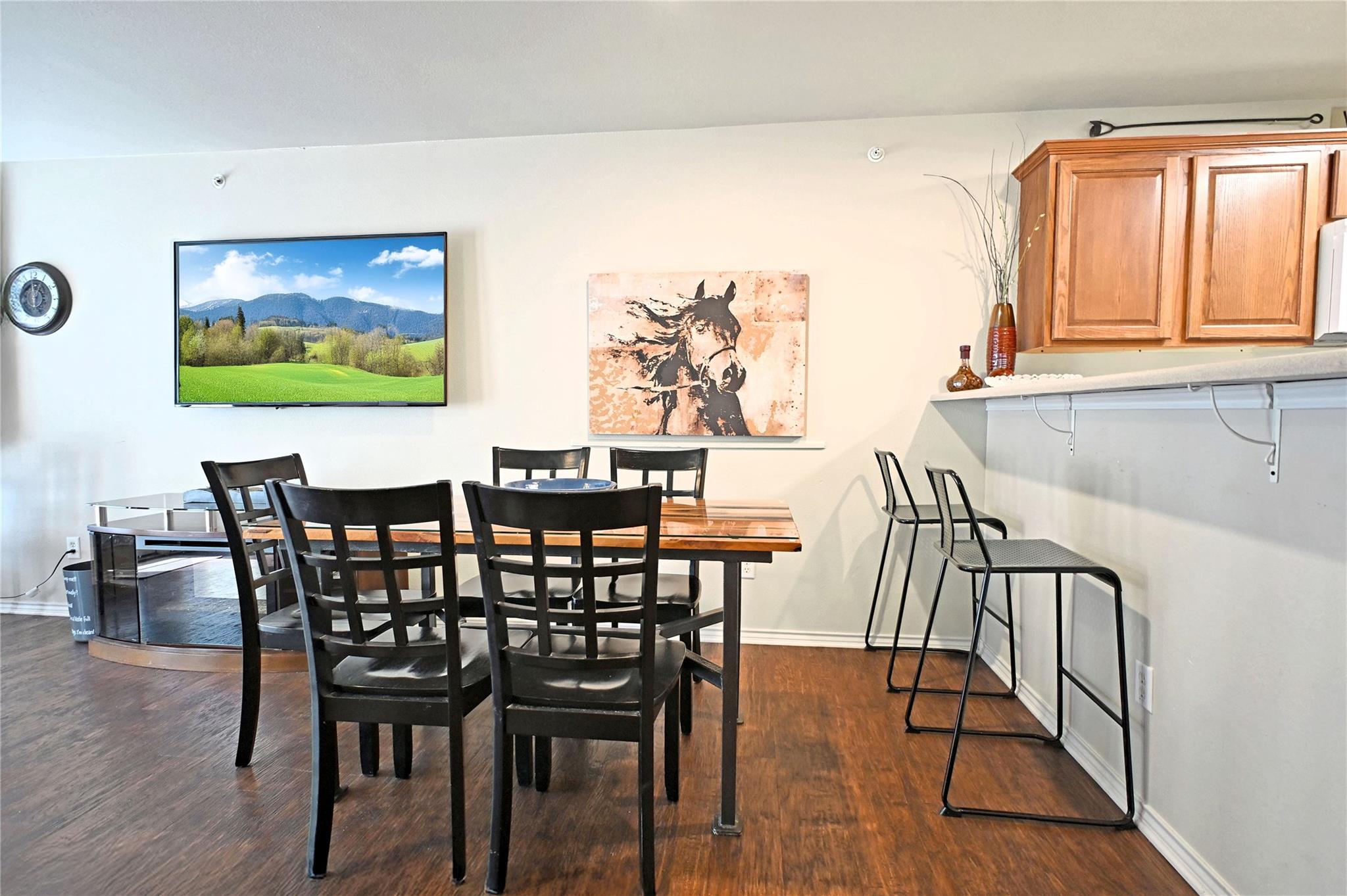 730 E Mather St #j-301 Property Photo 4