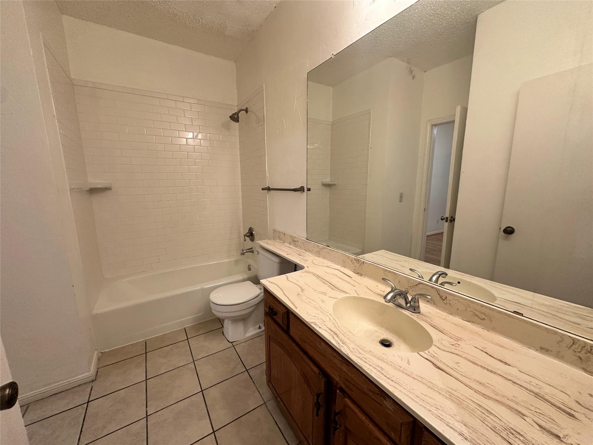 1906 Robbins Pl #308 Property Photo 11