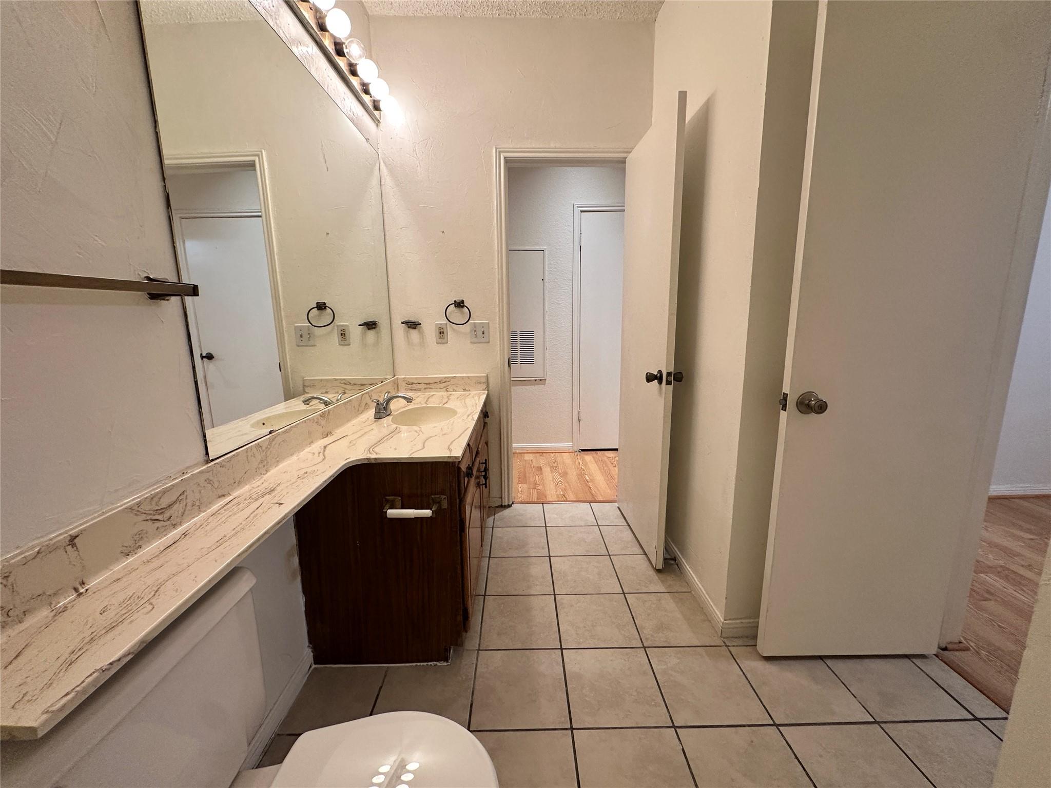 1906 Robbins Pl #308 Property Photo 12