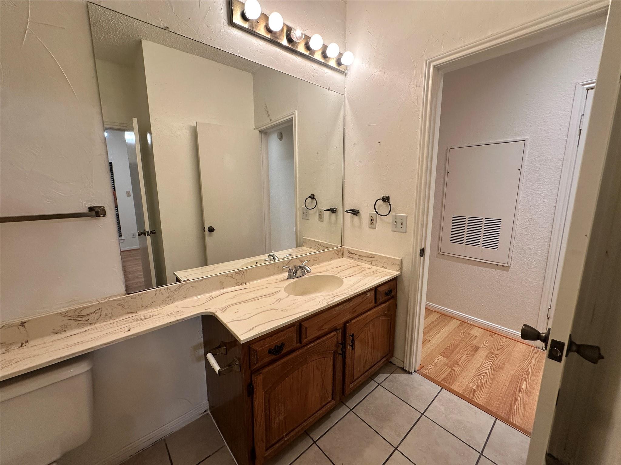 1906 Robbins Pl #308 Property Photo 13