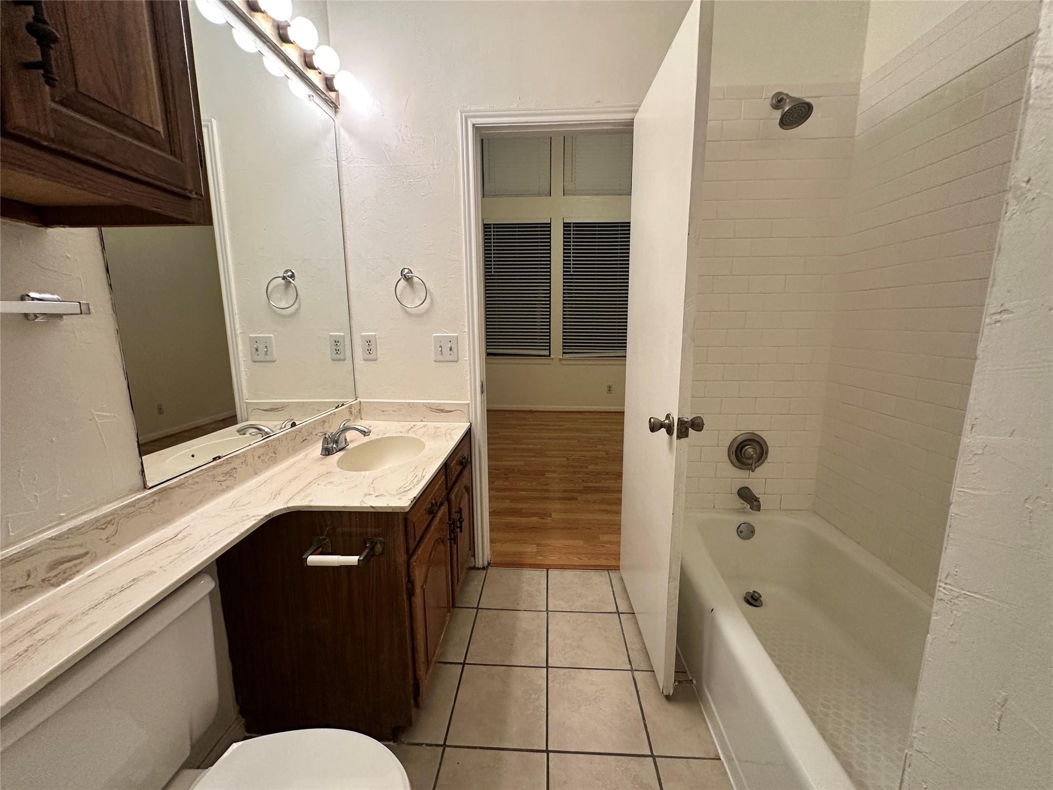 1906 Robbins Pl #308 Property Photo 22