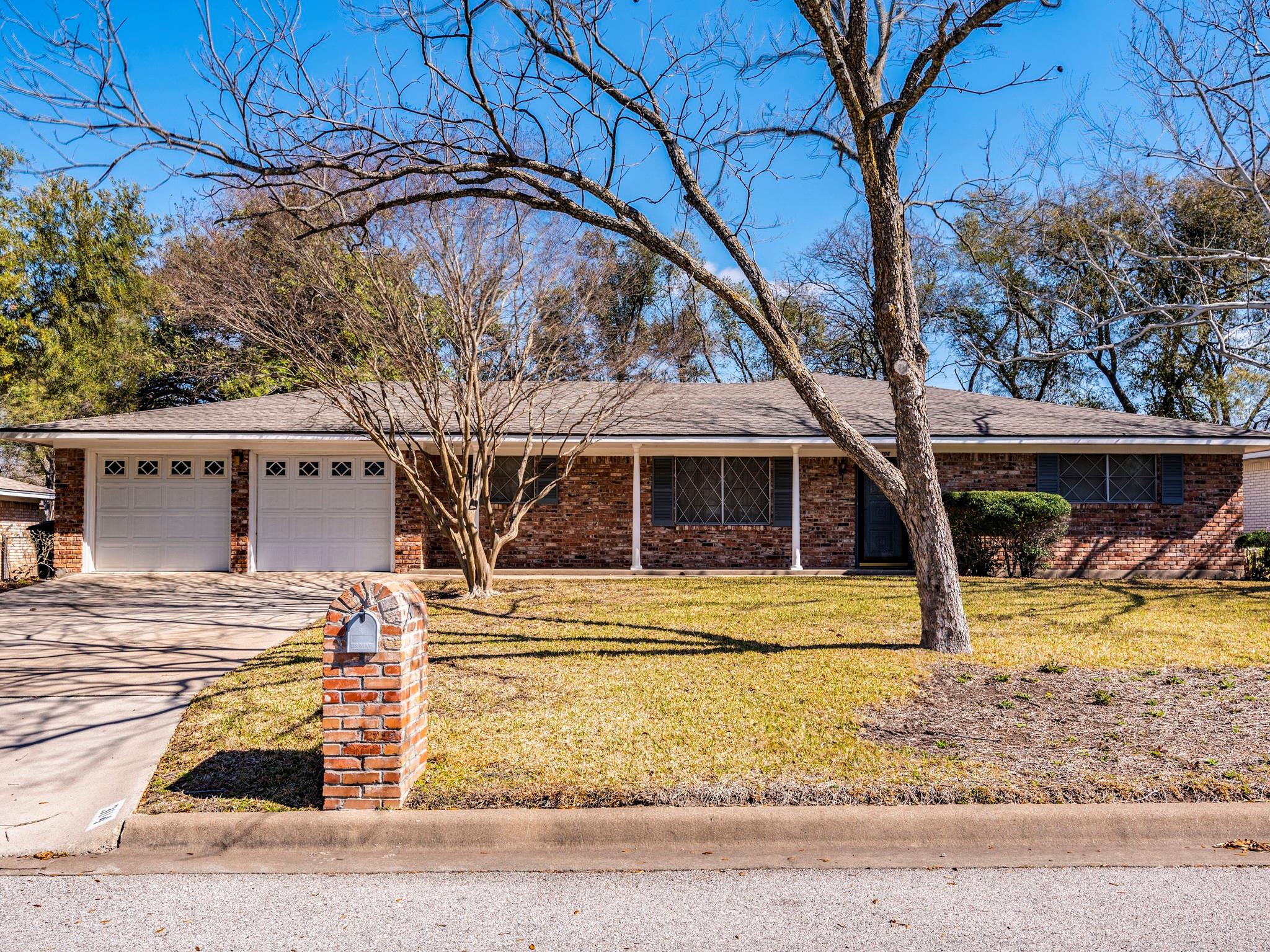 304 W Killen Ln Property Photo