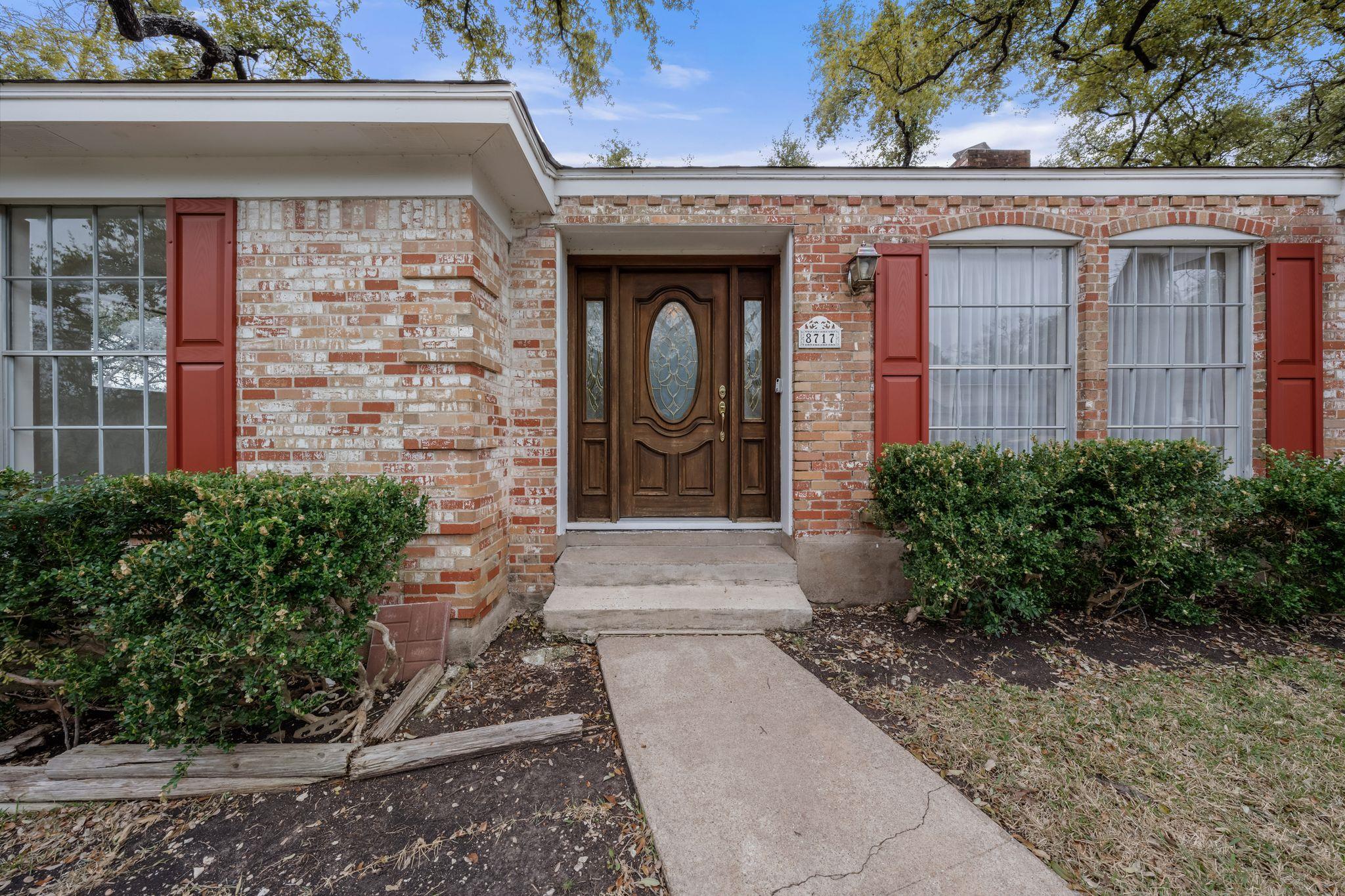 8717 Tallwood Dr Property Photo