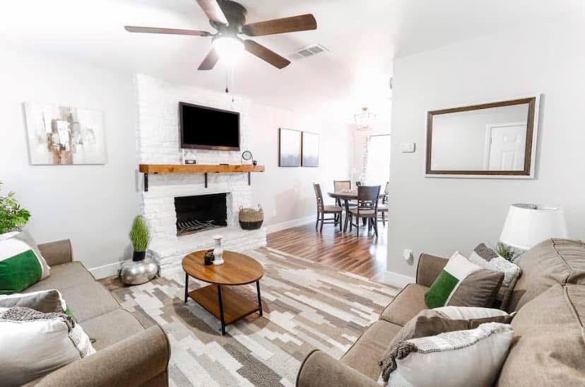 200 Laurel Dr #a Property Photo 2