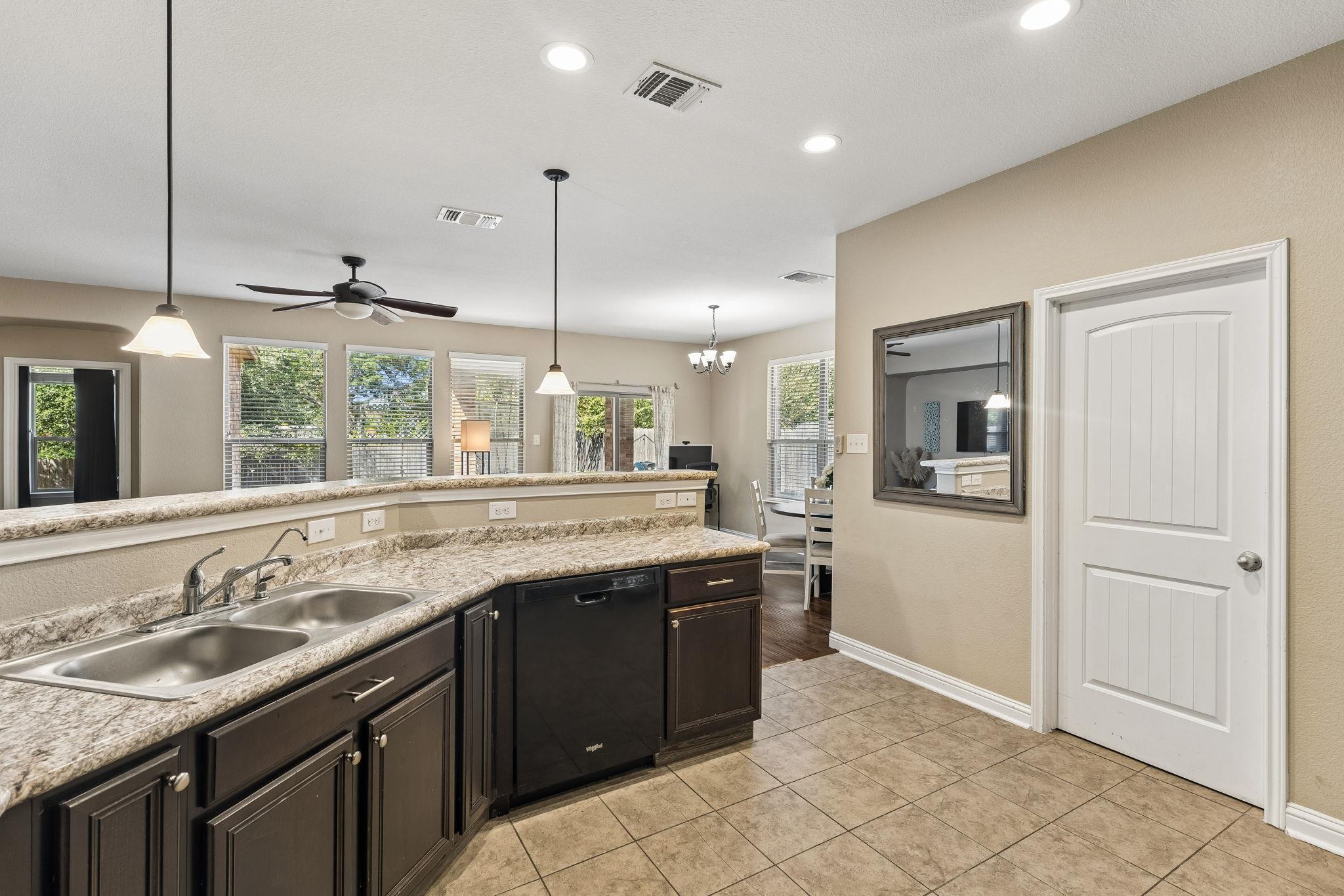 1113 Yellow Iris Rd Property Photo 11