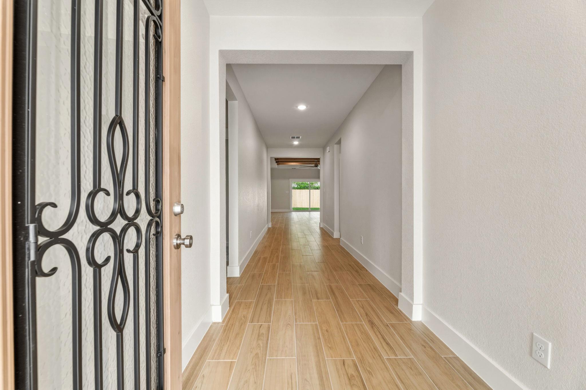 1412 Kent St Property Photo 3