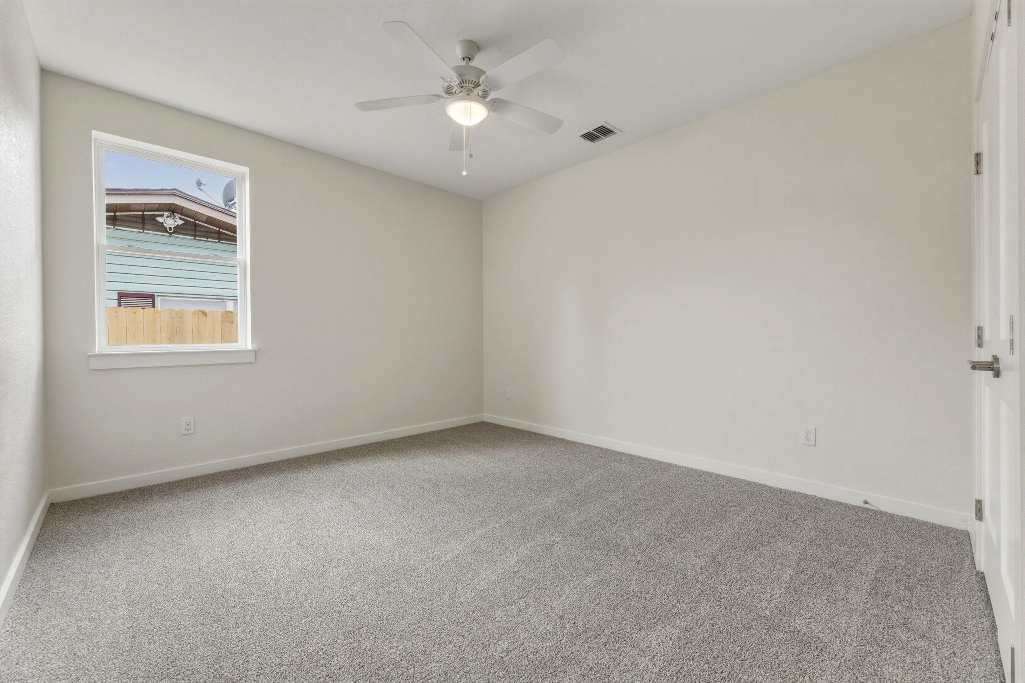 1412 Kent St Property Photo 5