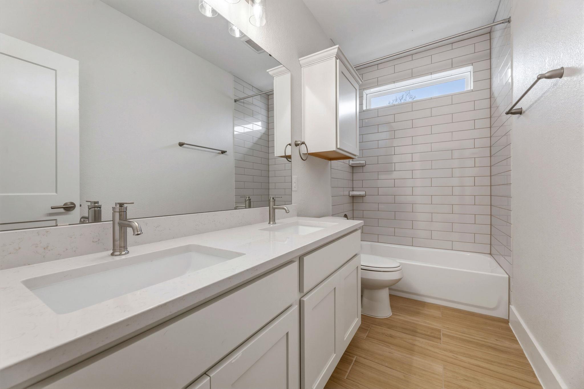 1412 Kent St Property Photo 6