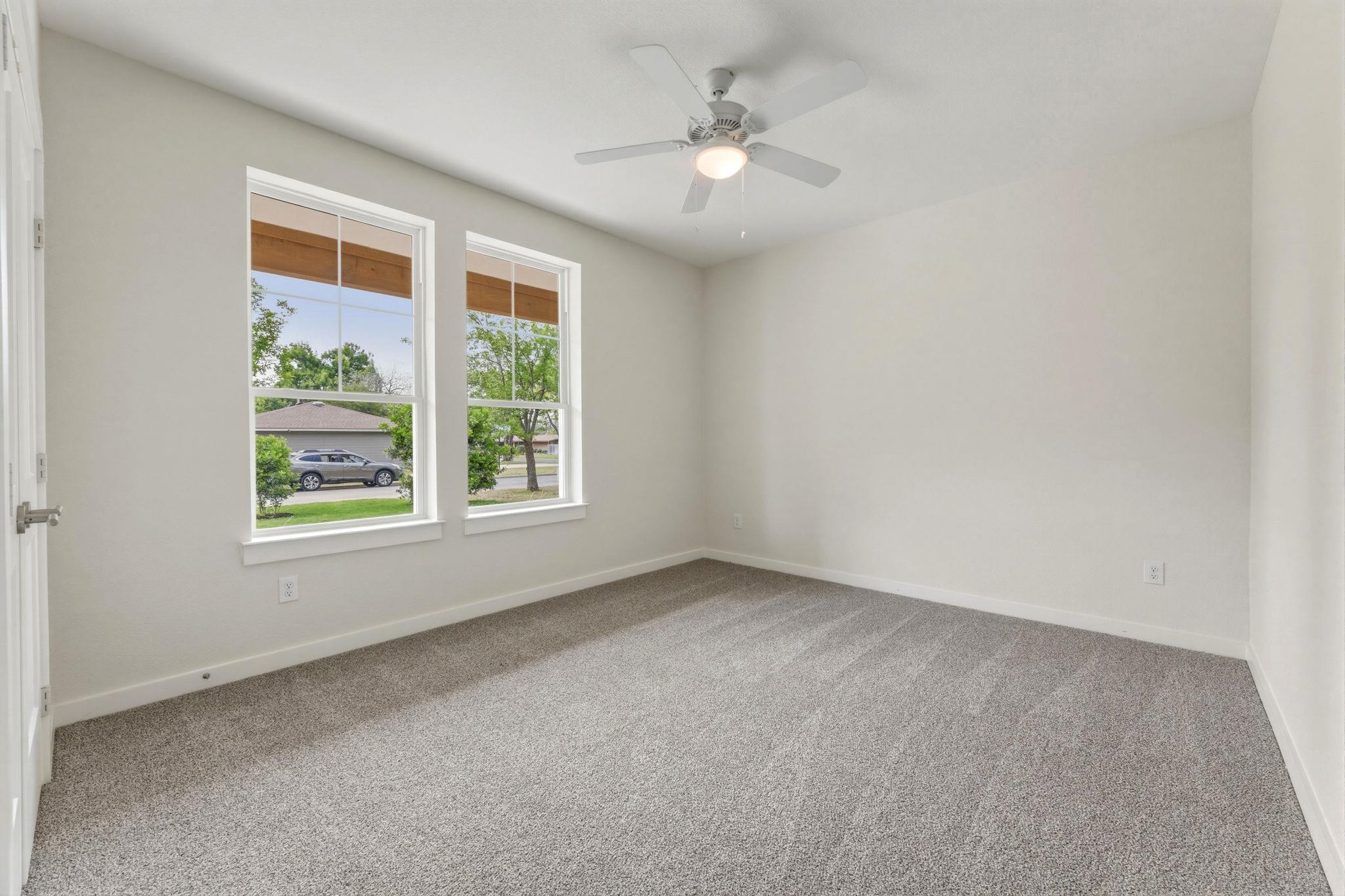 1412 Kent St Property Photo 7