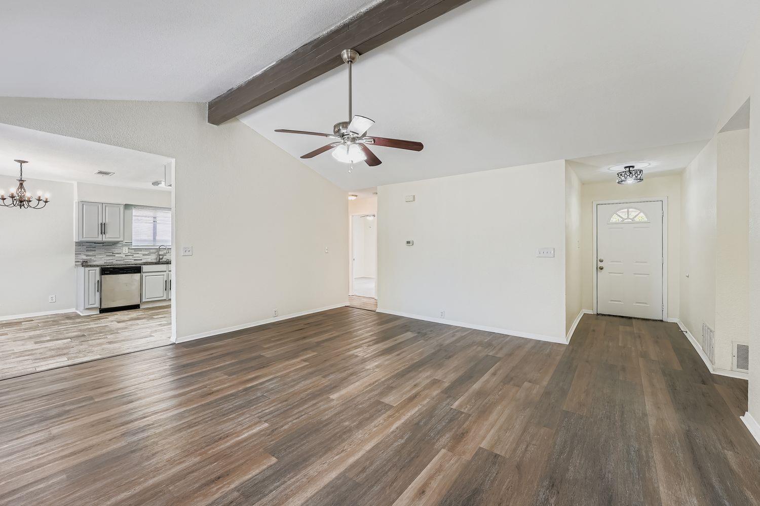 1408 Wroxton Way Property Photo 5