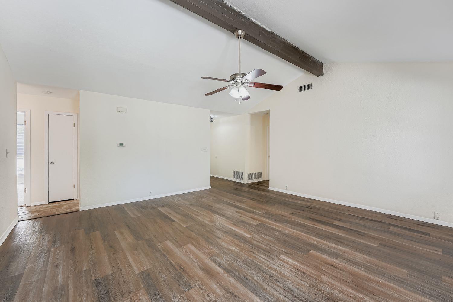 1408 Wroxton Way Property Photo 8