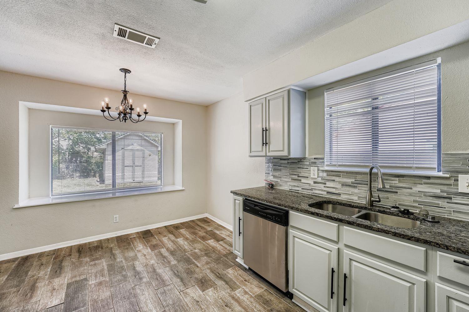 1408 Wroxton Way Property Photo 13