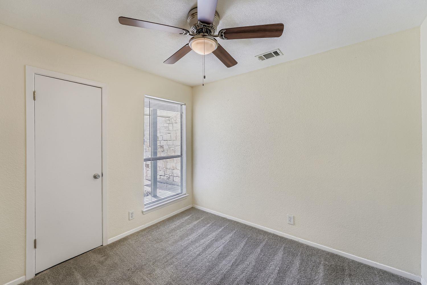 1408 Wroxton Way Property Photo 18