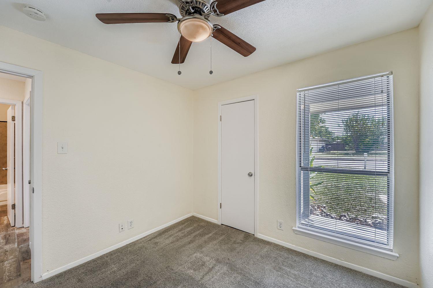 1408 Wroxton Way Property Photo 19