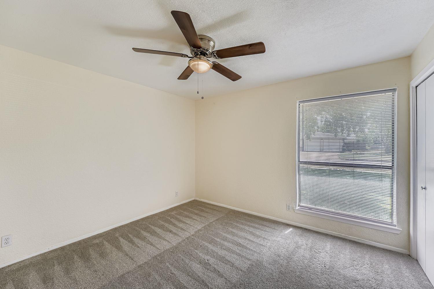 1408 Wroxton Way Property Photo 20