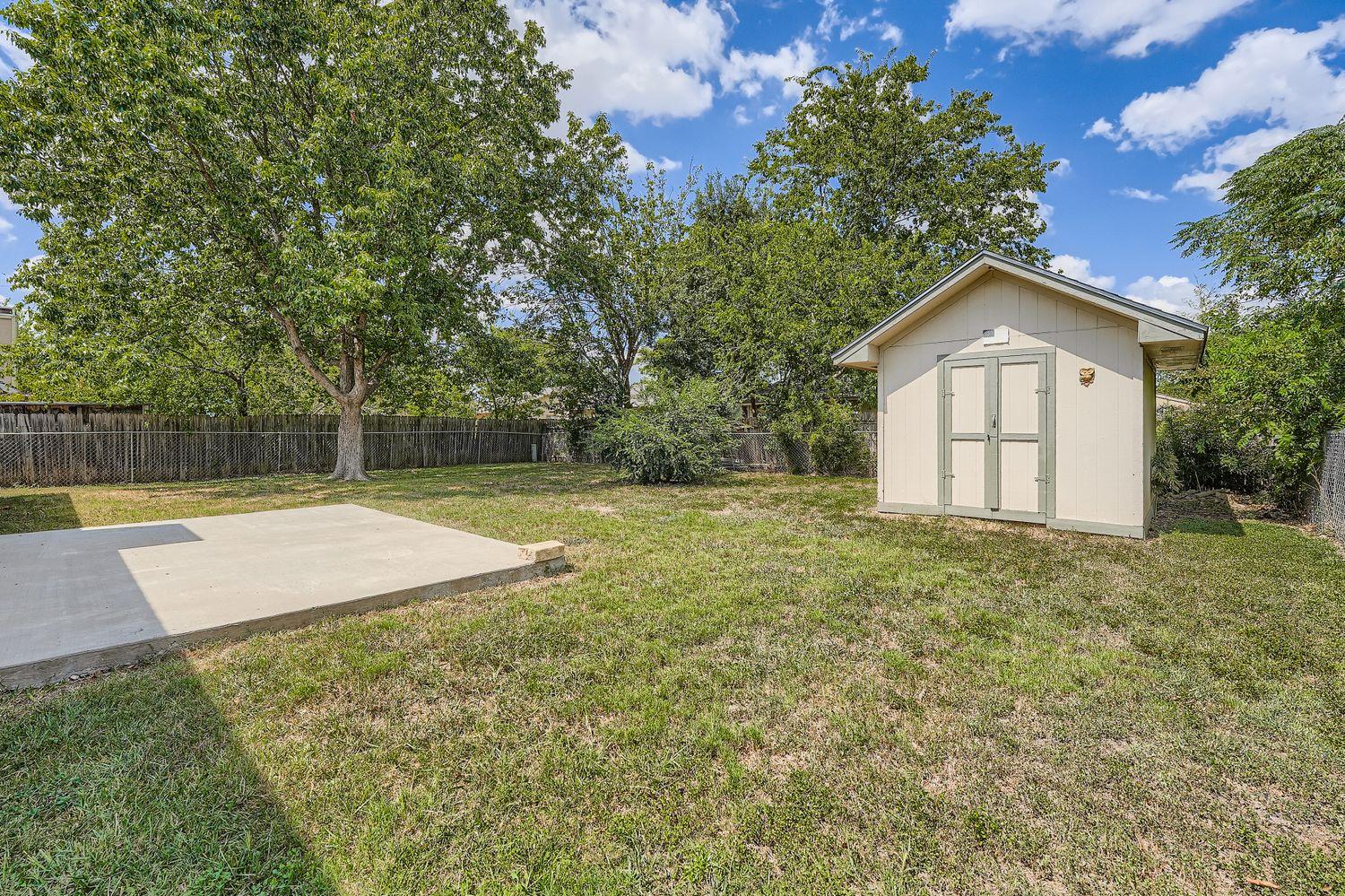 1408 Wroxton Way Property Photo 27