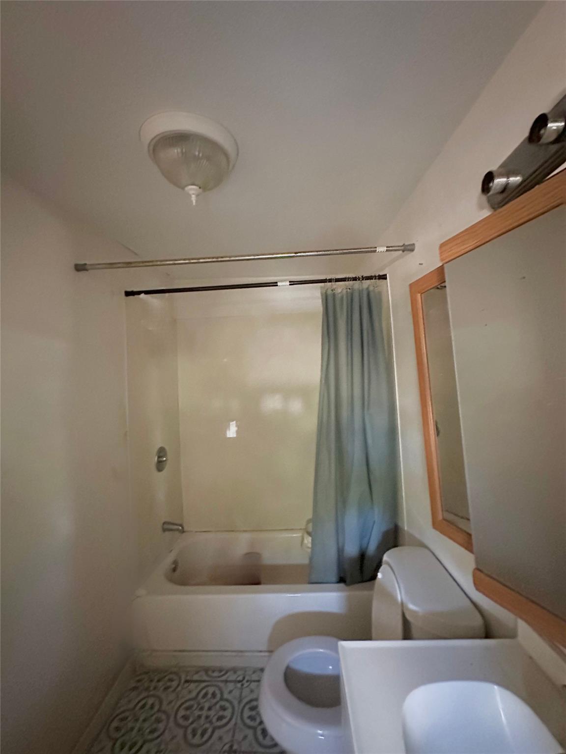 820 Chihuahua St Property Photo 5