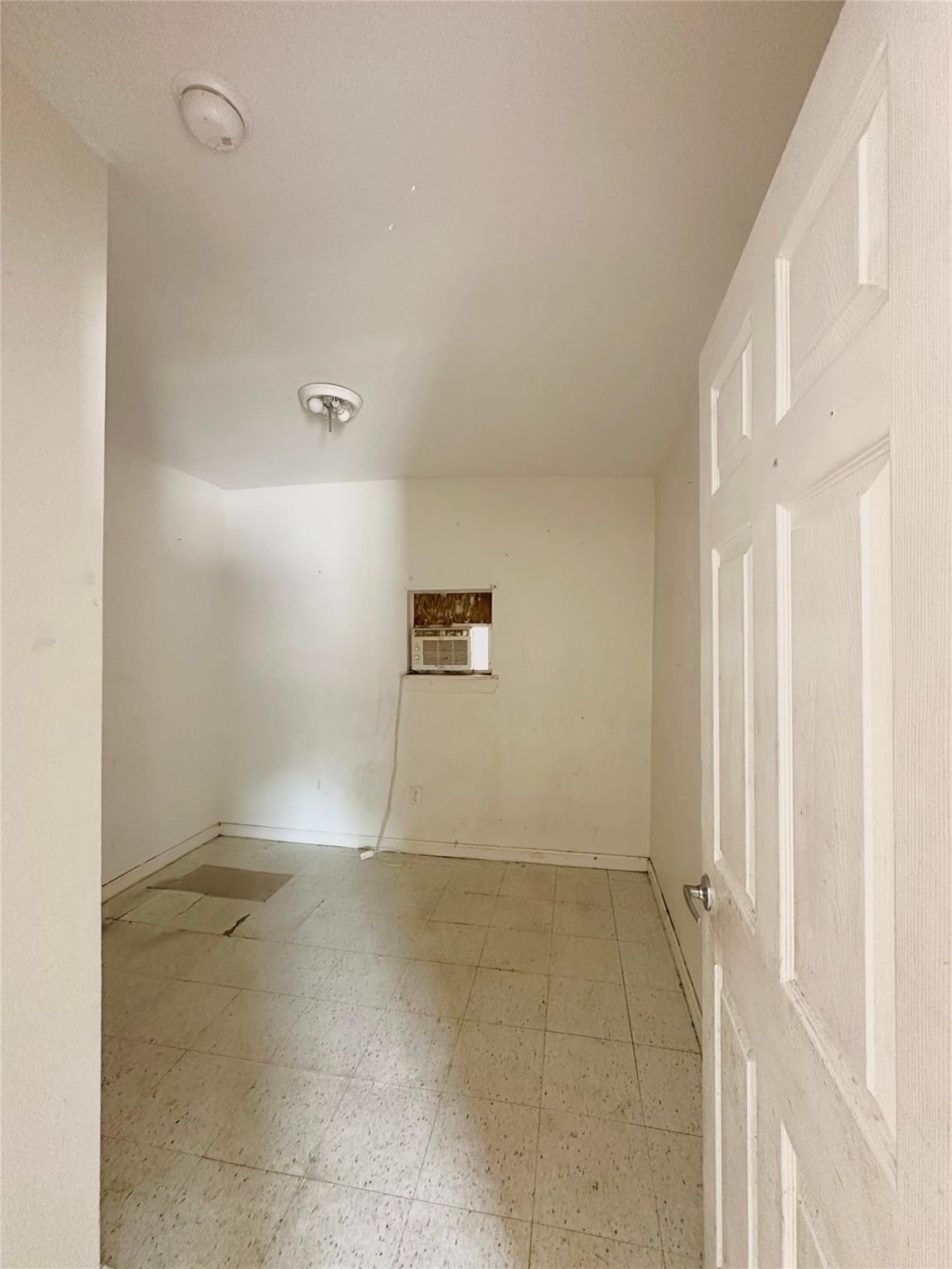 820 Chihuahua St Property Photo 6