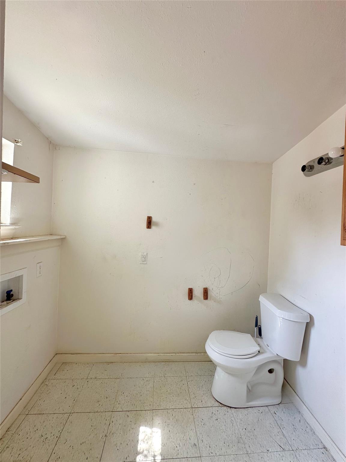 820 Chihuahua St Property Photo 7