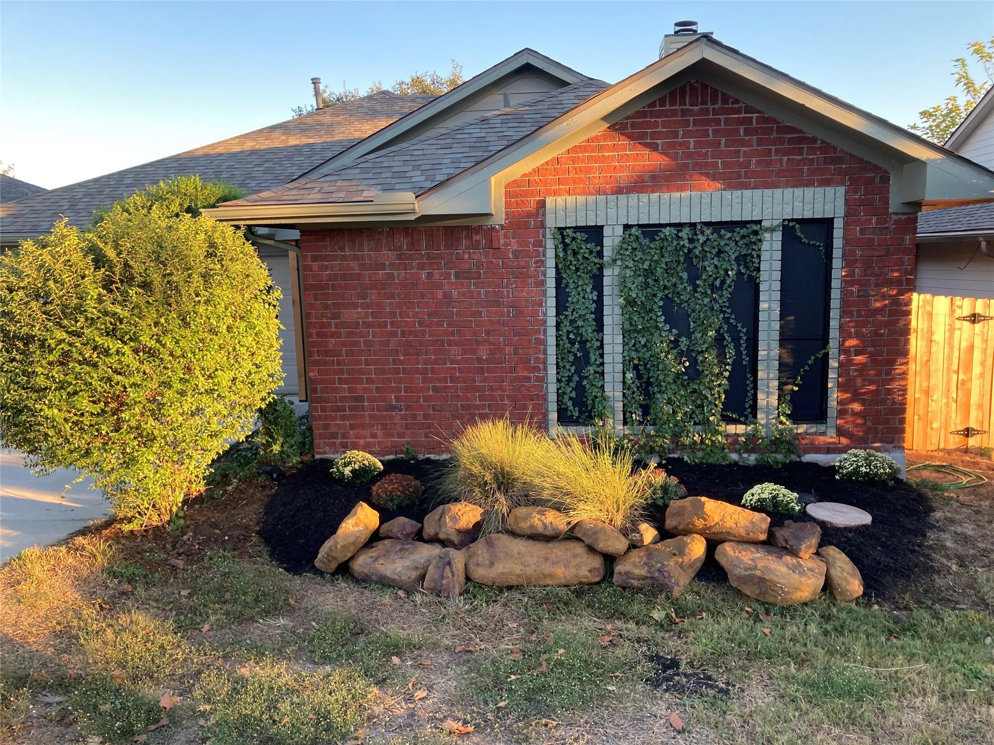 1157 Lago Vista St Property Photo 1