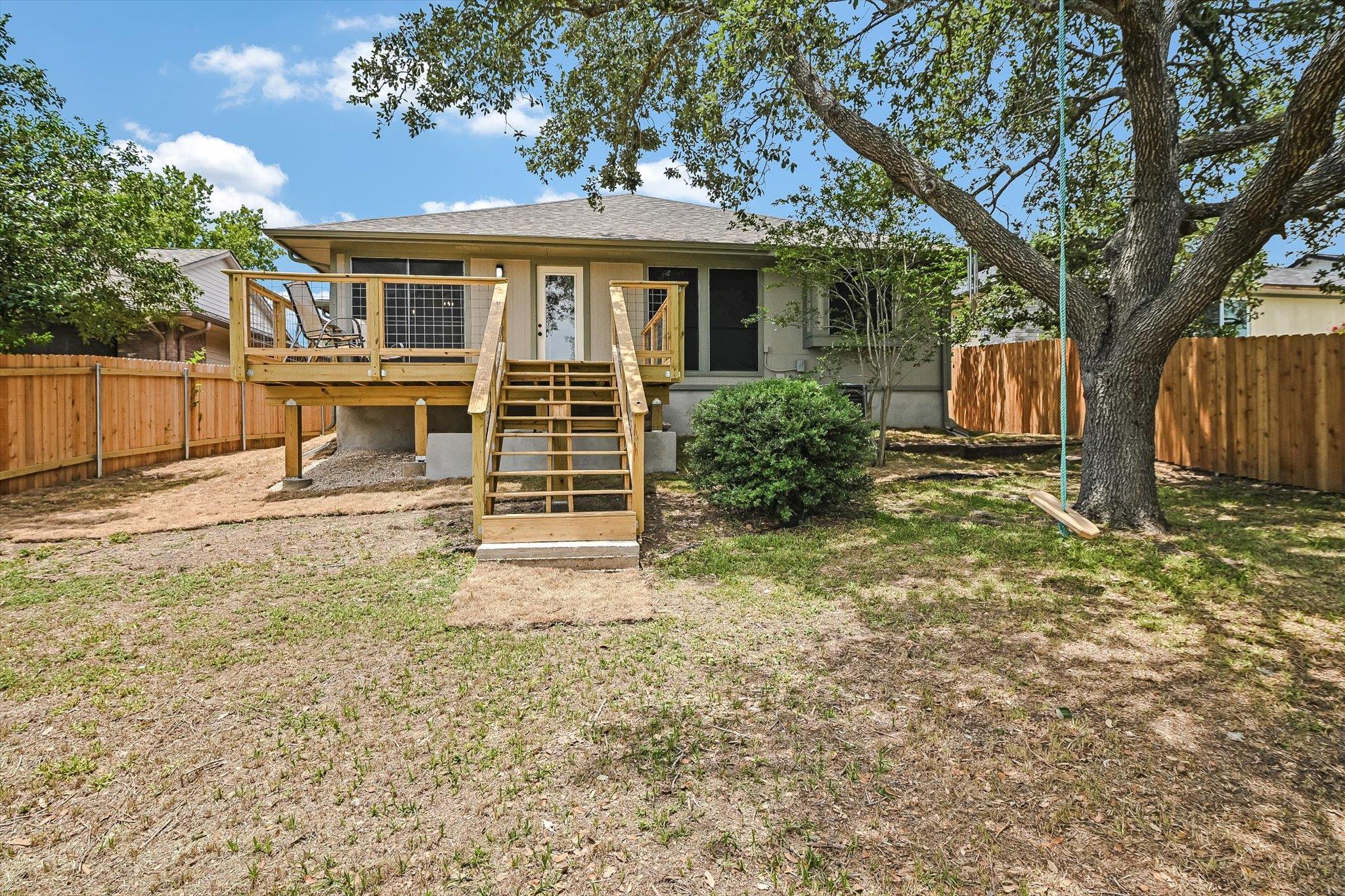 1157 Lago Vista St Property Photo 9