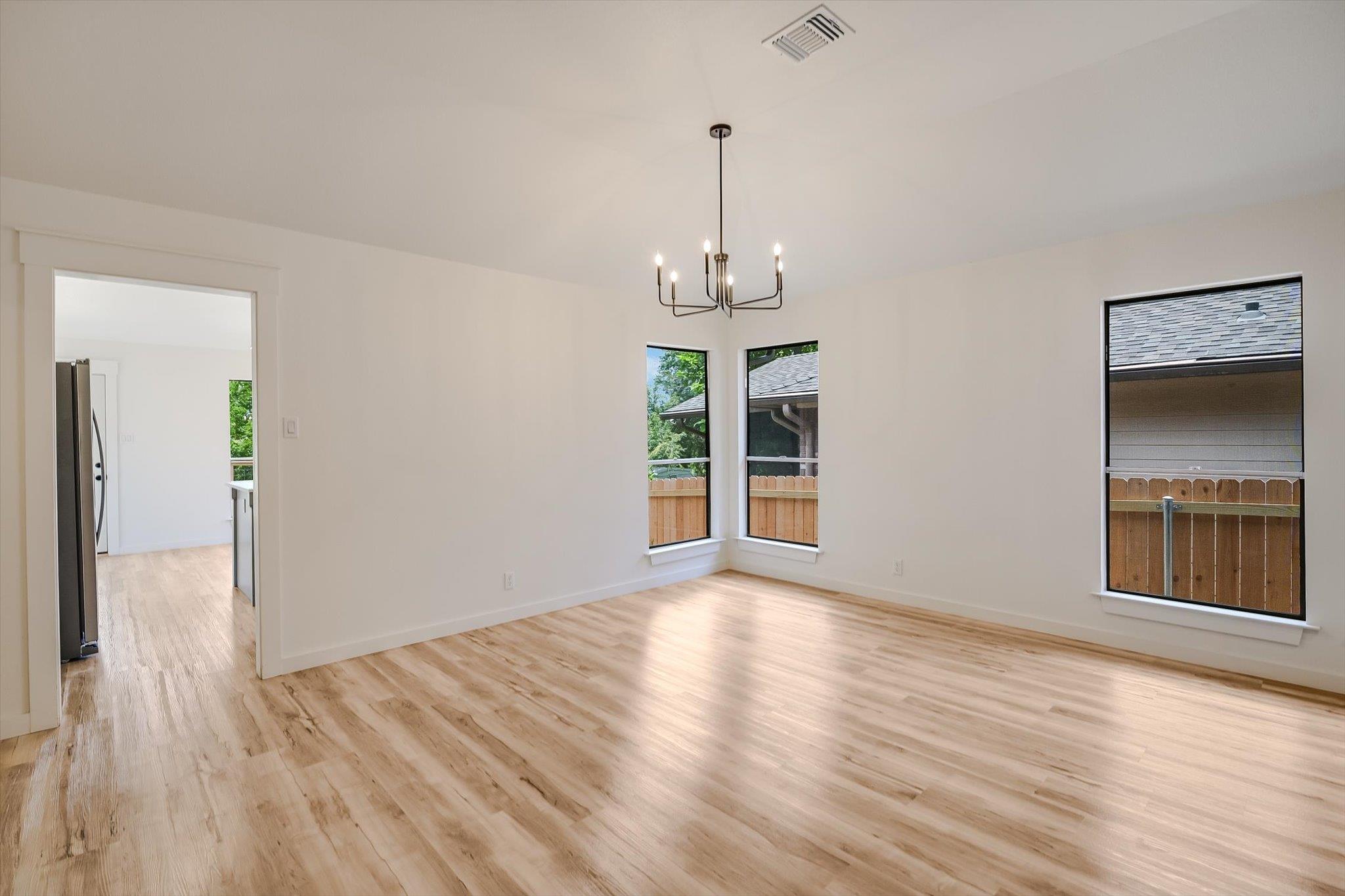 1157 Lago Vista St Property Photo 15