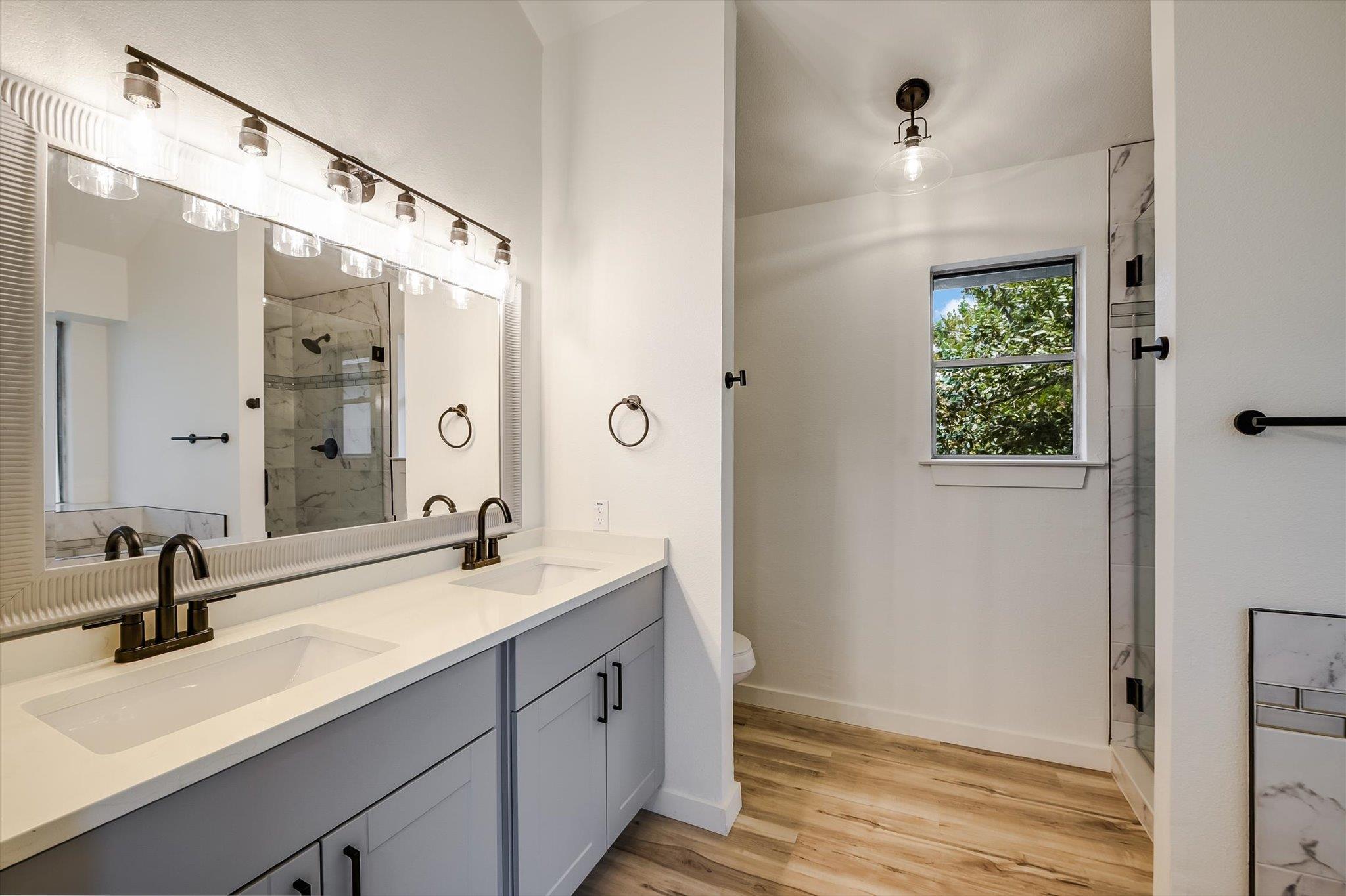 1157 Lago Vista St Property Photo 21