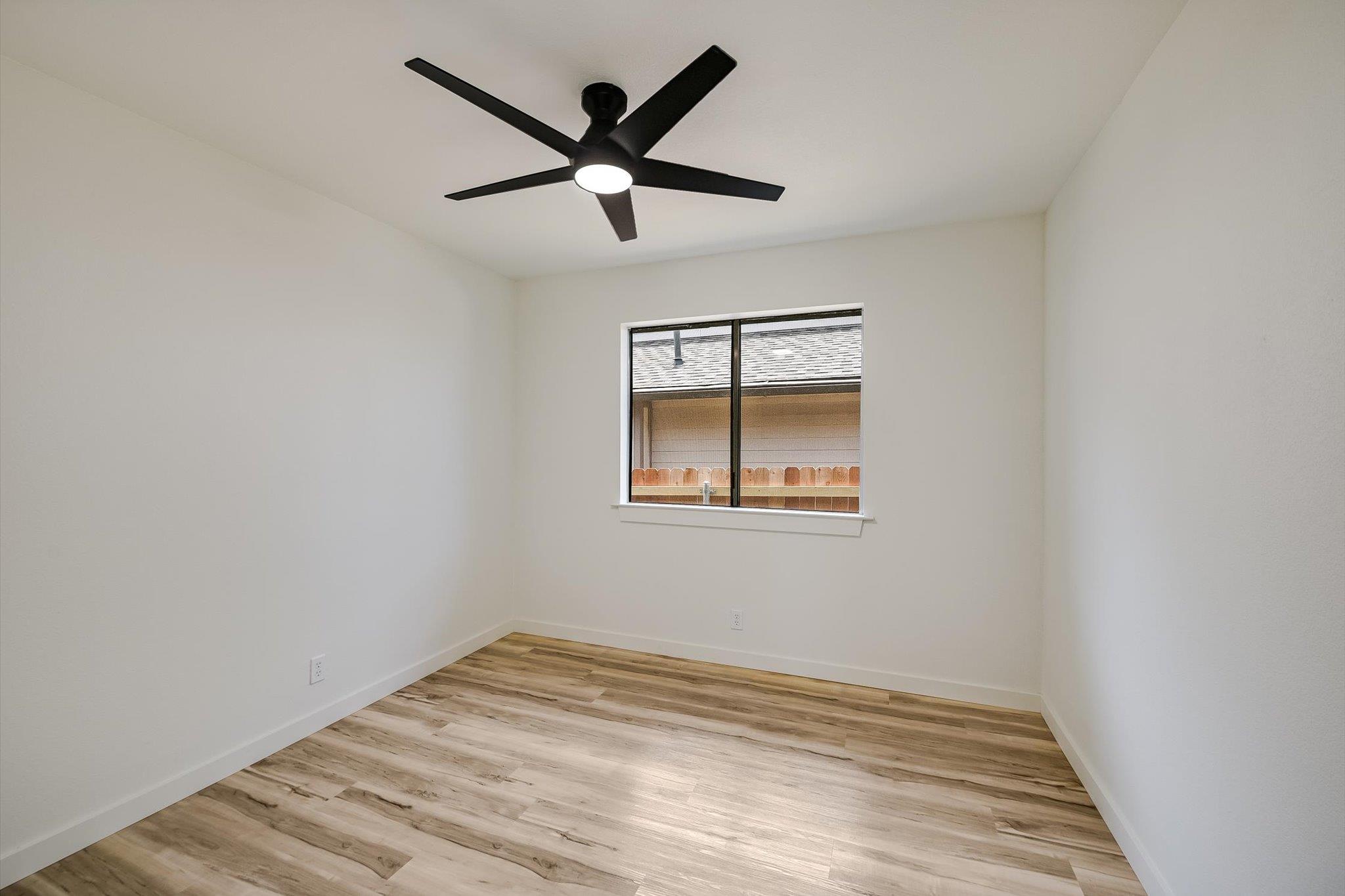 1157 Lago Vista St Property Photo 25