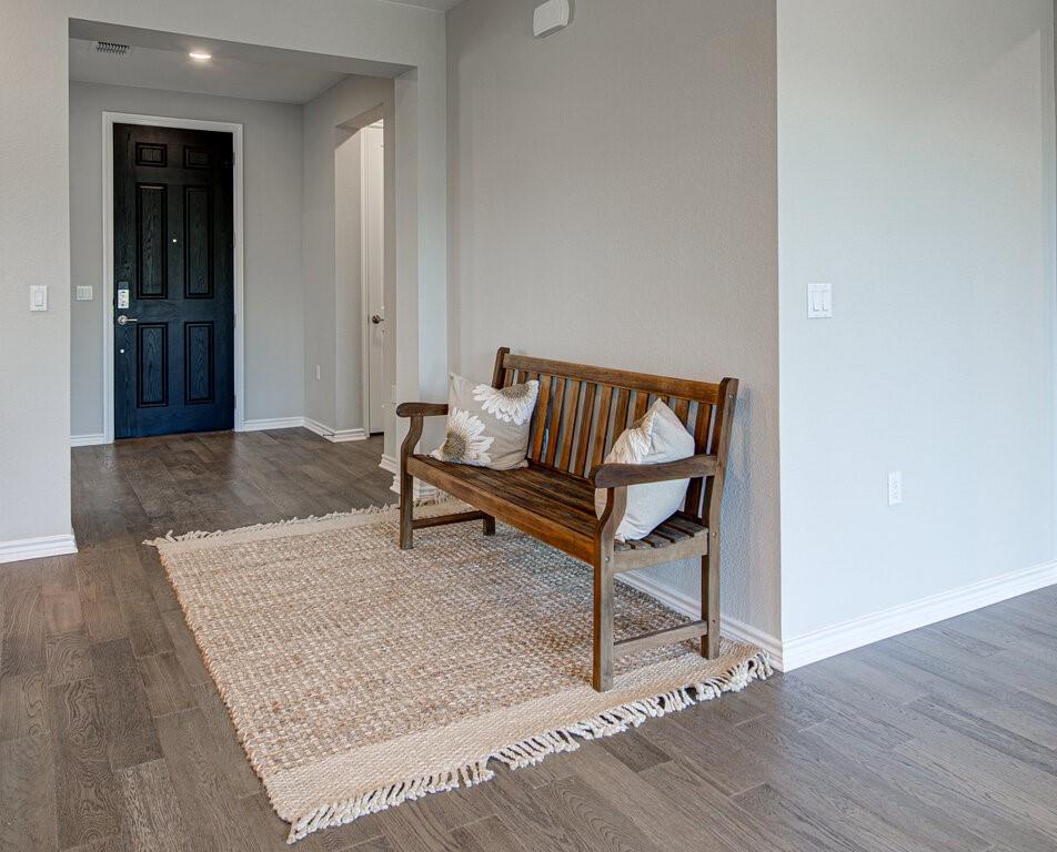 128 Roaming Rock Trl #102 Property Photo 3