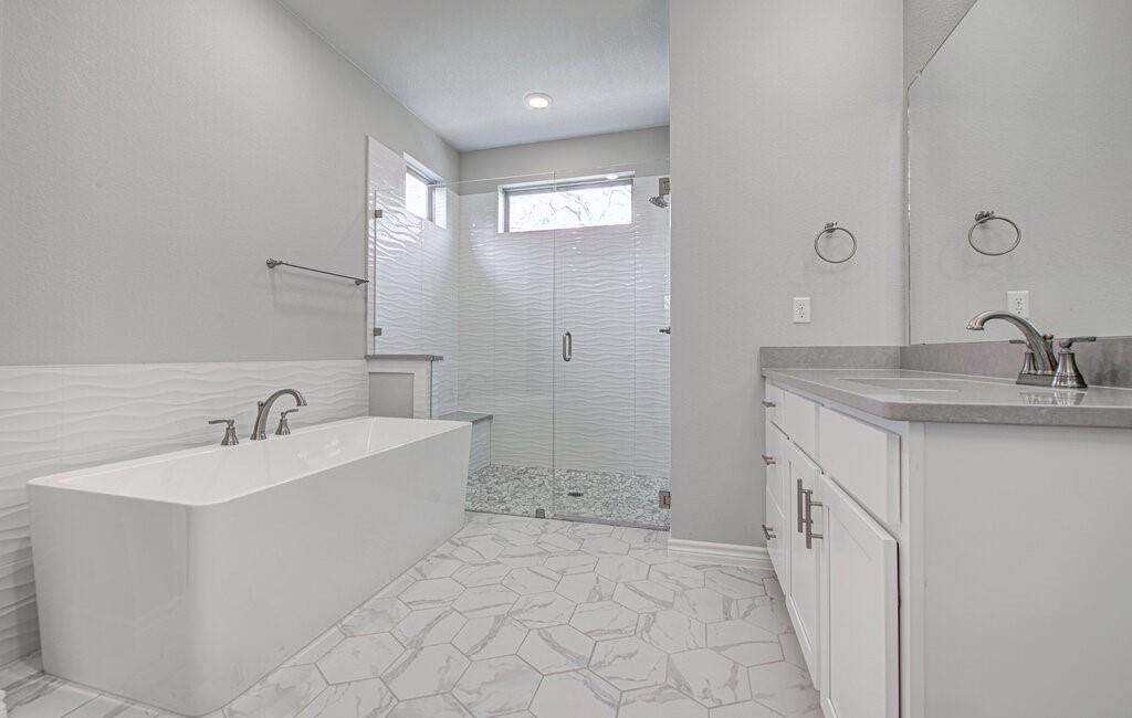 128 Roaming Rock Trl #102 Property Photo 26