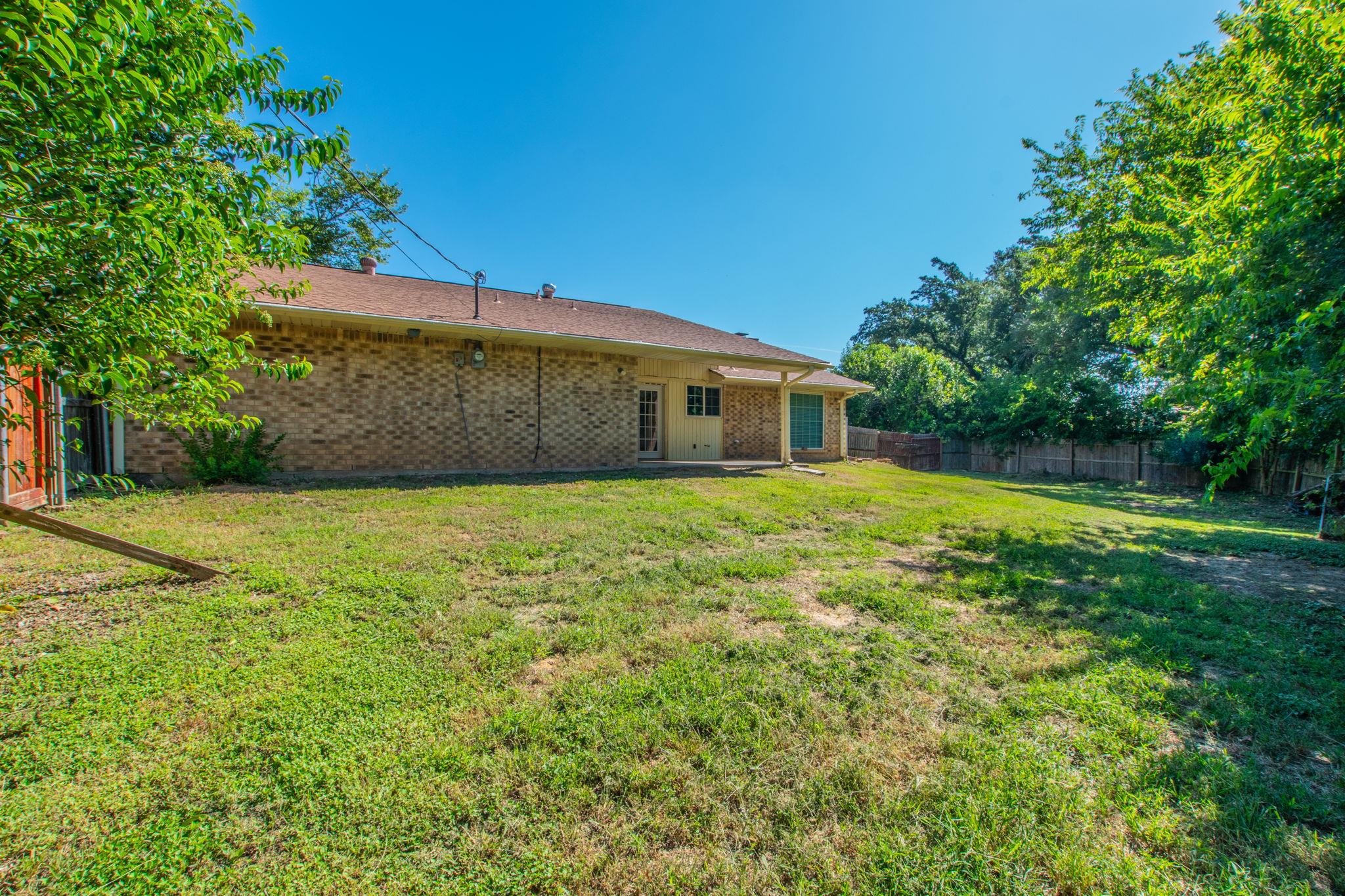 7273 Woodlake Cir Property Photo 29