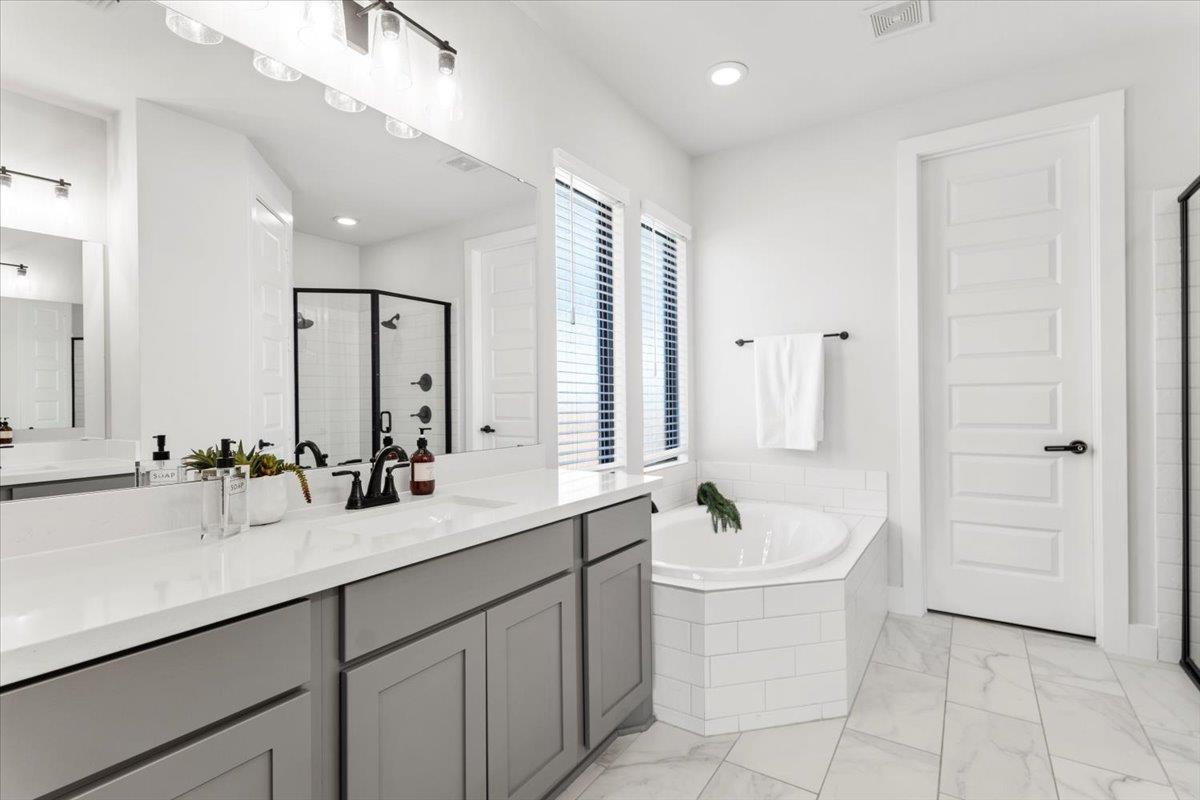 9104 Looksee Ln Property Photo 14