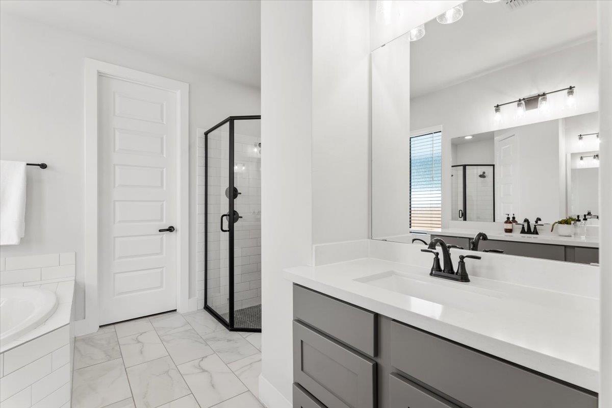 9104 Looksee Ln Property Photo 15