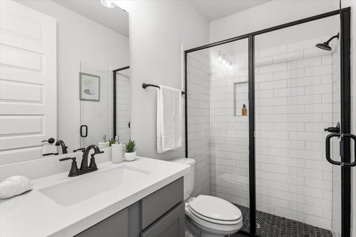 9104 Looksee Ln Property Photo 18