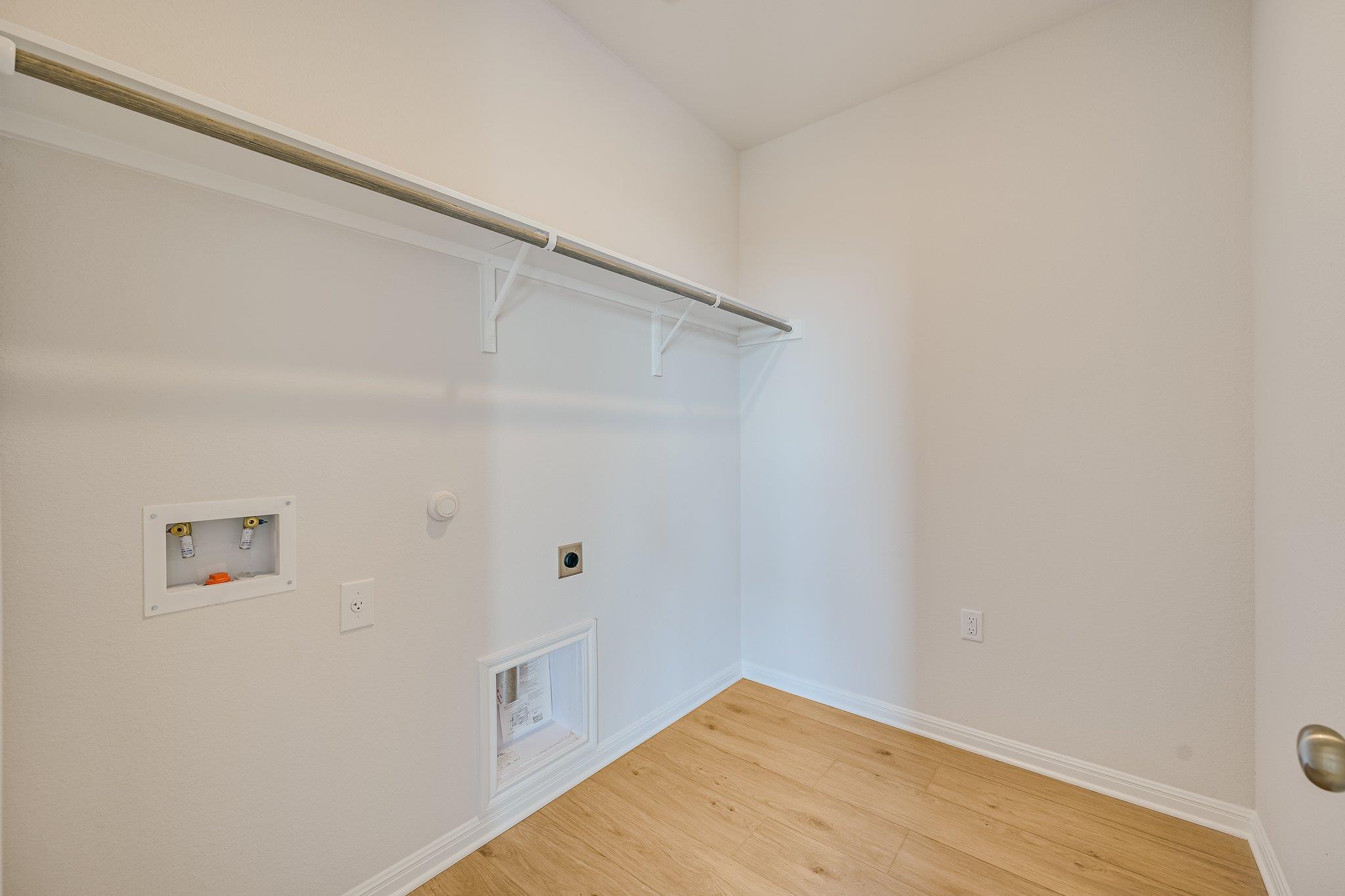 8513 Dongan Dr Property Photo 26