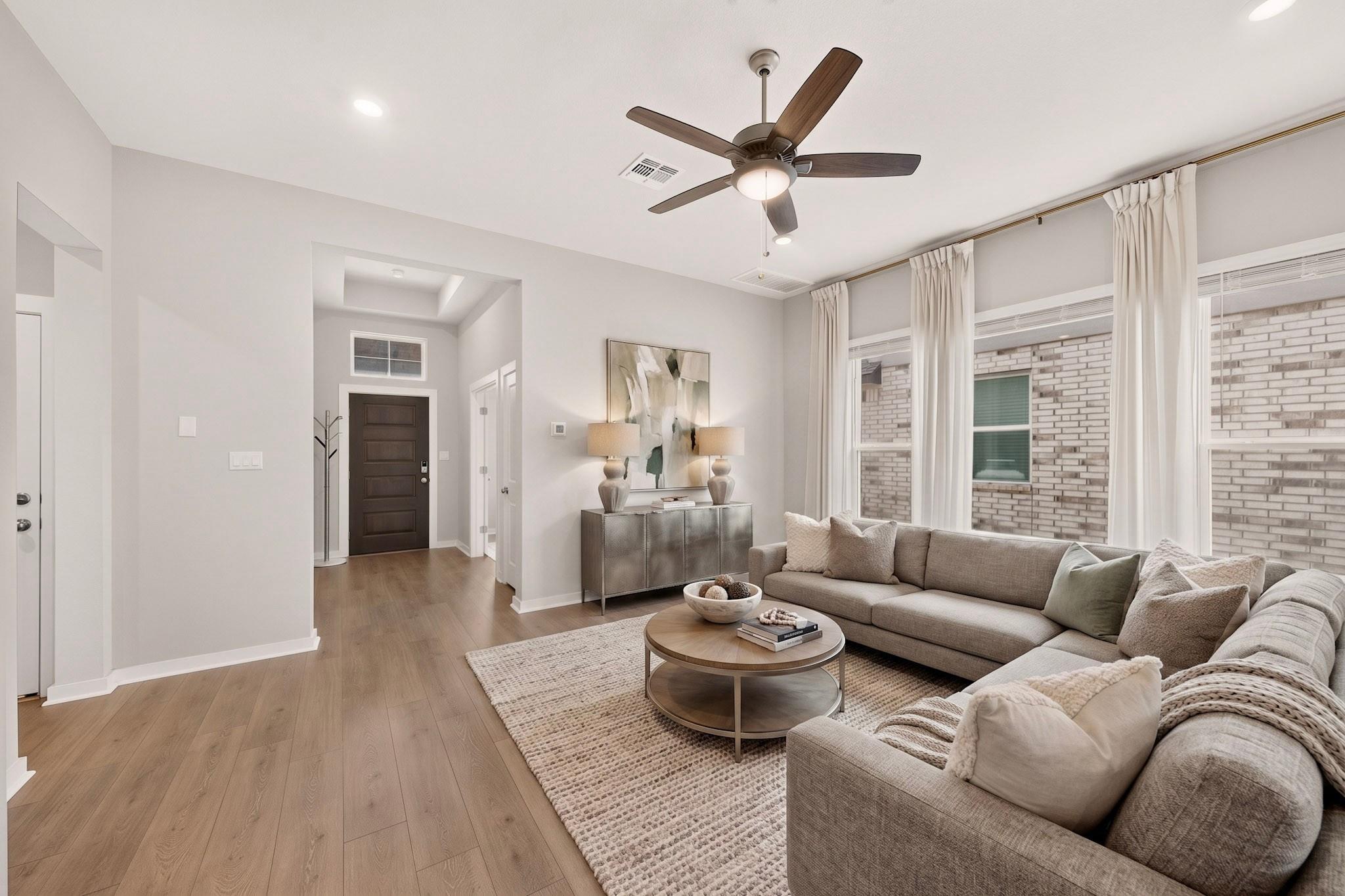 1008 Summer Gln Property Photo 5