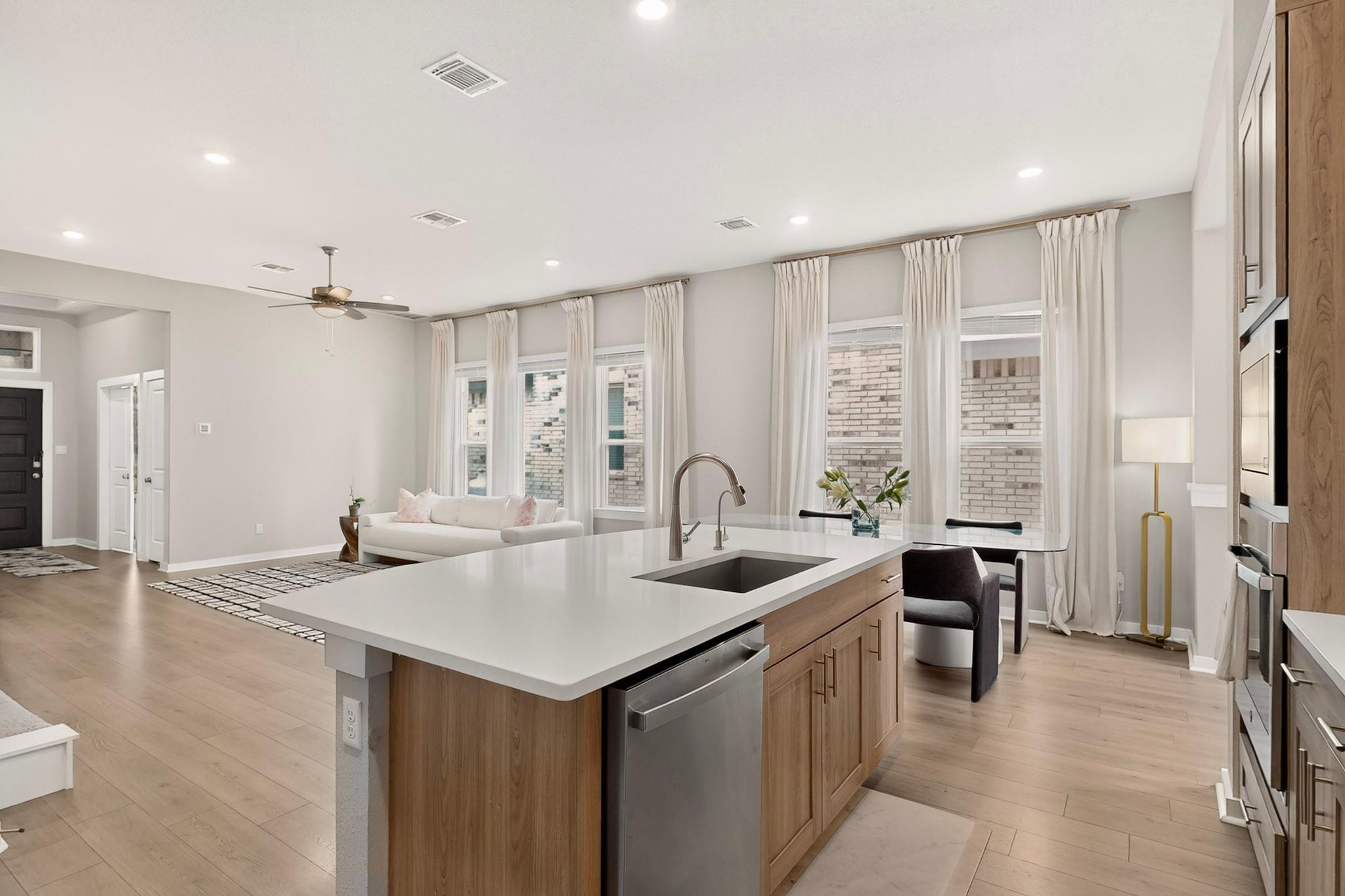 1008 Summer Gln Property Photo 11