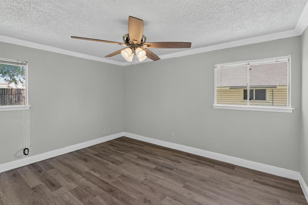 8602 Colonial Dr Property Photo 14