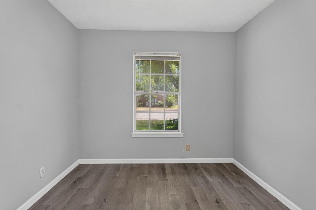 8602 Colonial Dr Property Photo 19