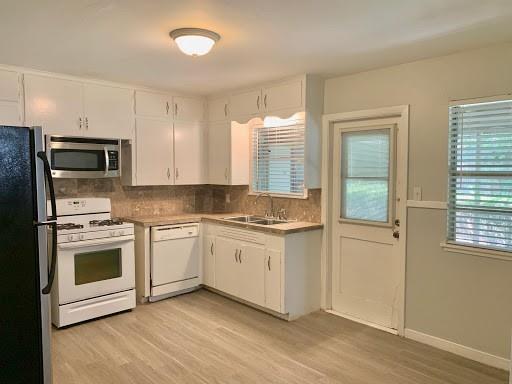 4708 Red River St Property Photo 4