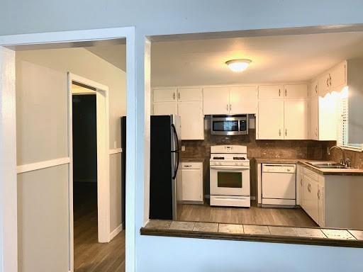 4708 Red River St Property Photo 6