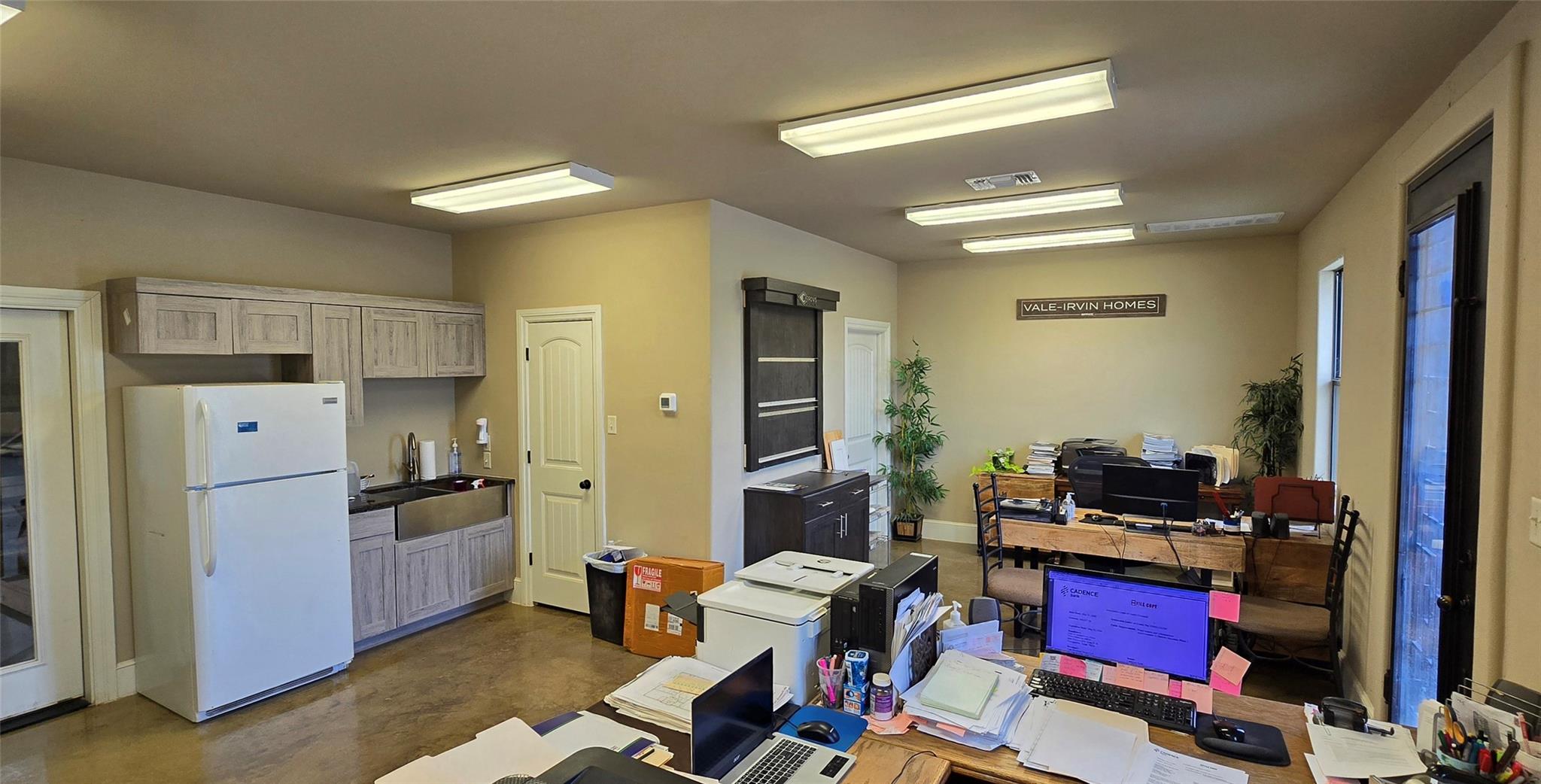1165 N Patterson Ave Property Photo 3
