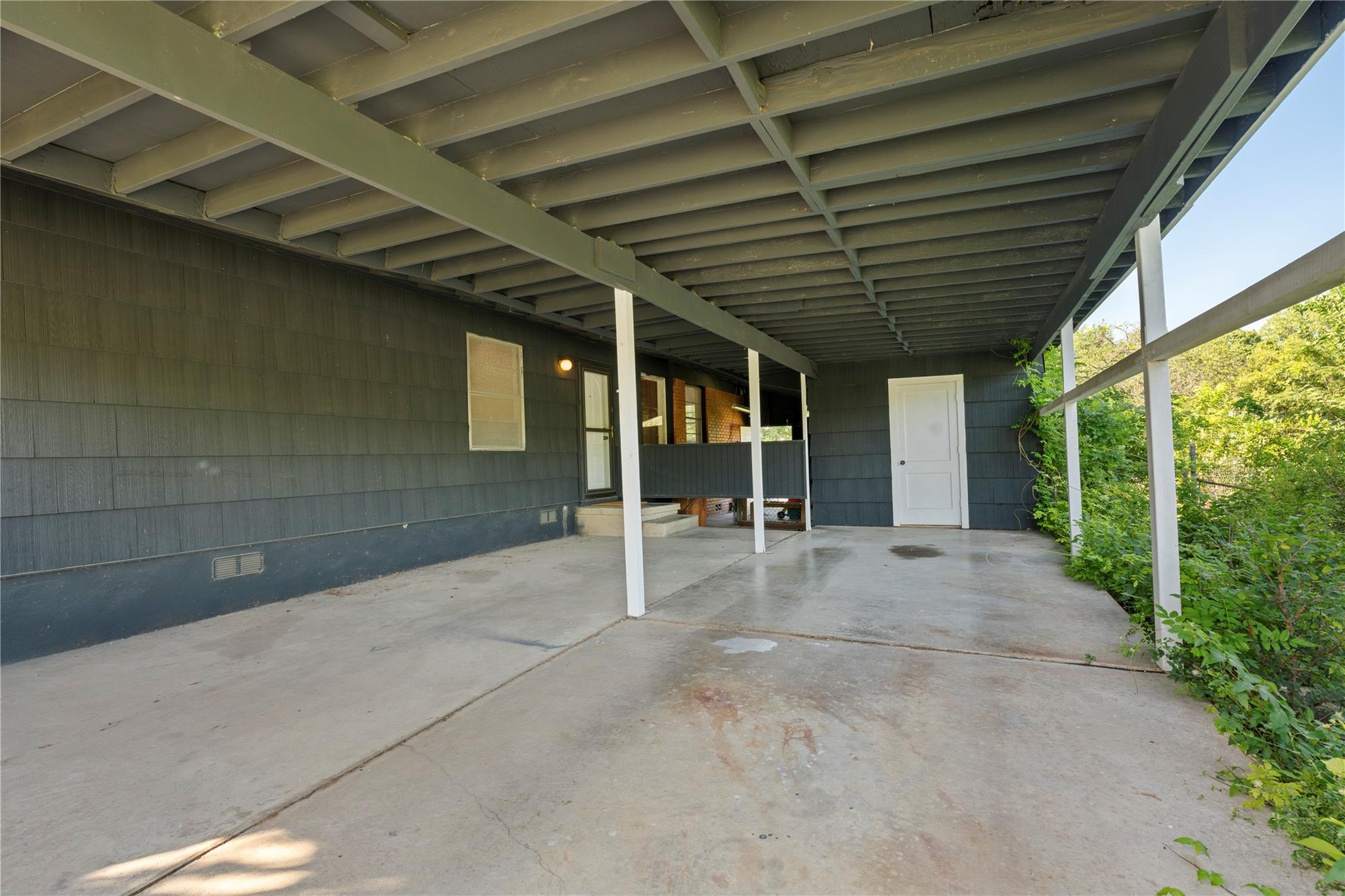 402 Philco Dr Property Photo 5